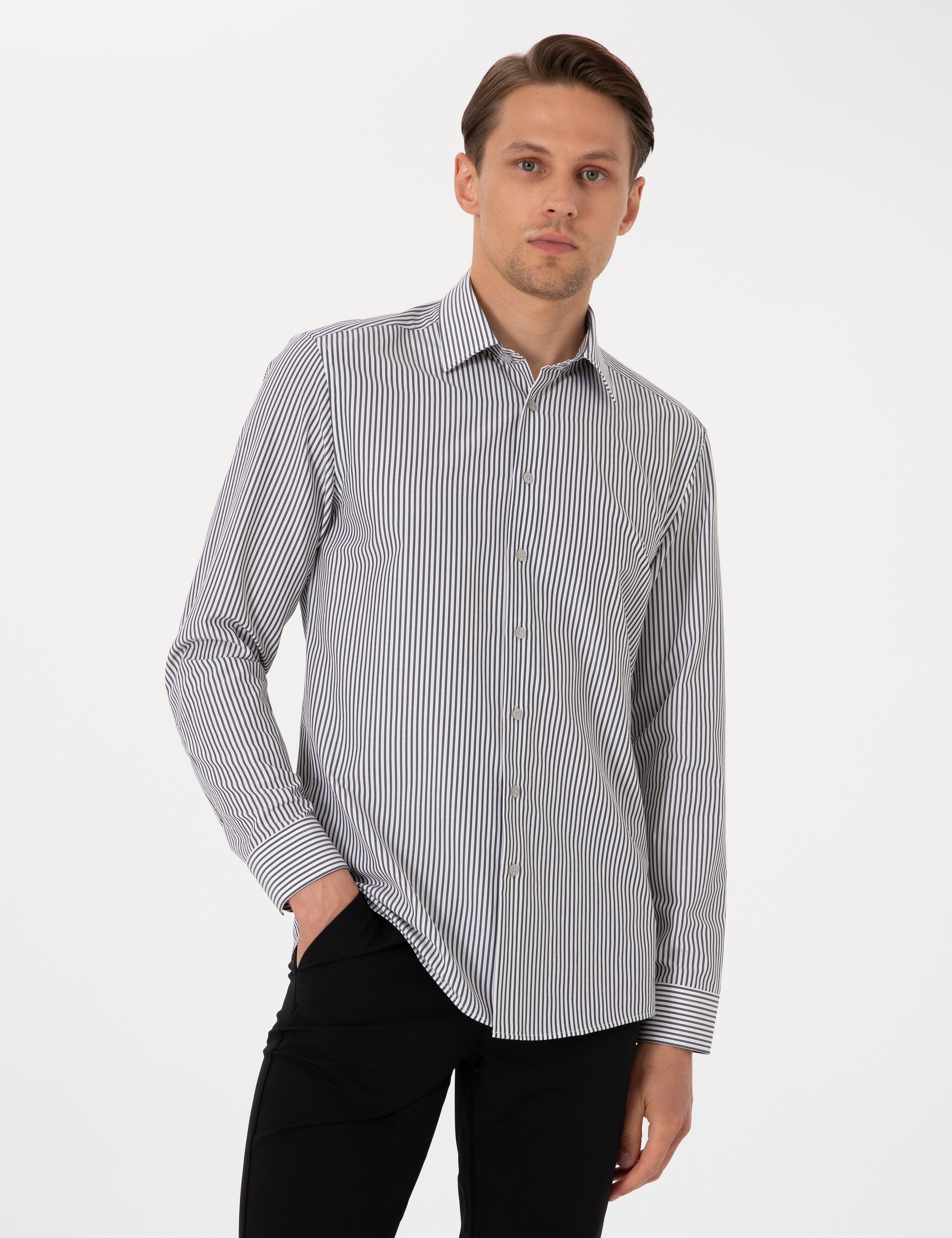 Siyah Slim Fit Çizgili Uzun Kollu Gömlek - Image 1