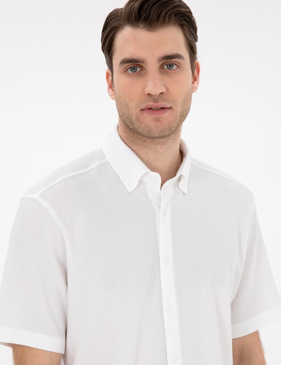 Beyaz Dokulu Rahat Kalıp Kısakollu Gömlek