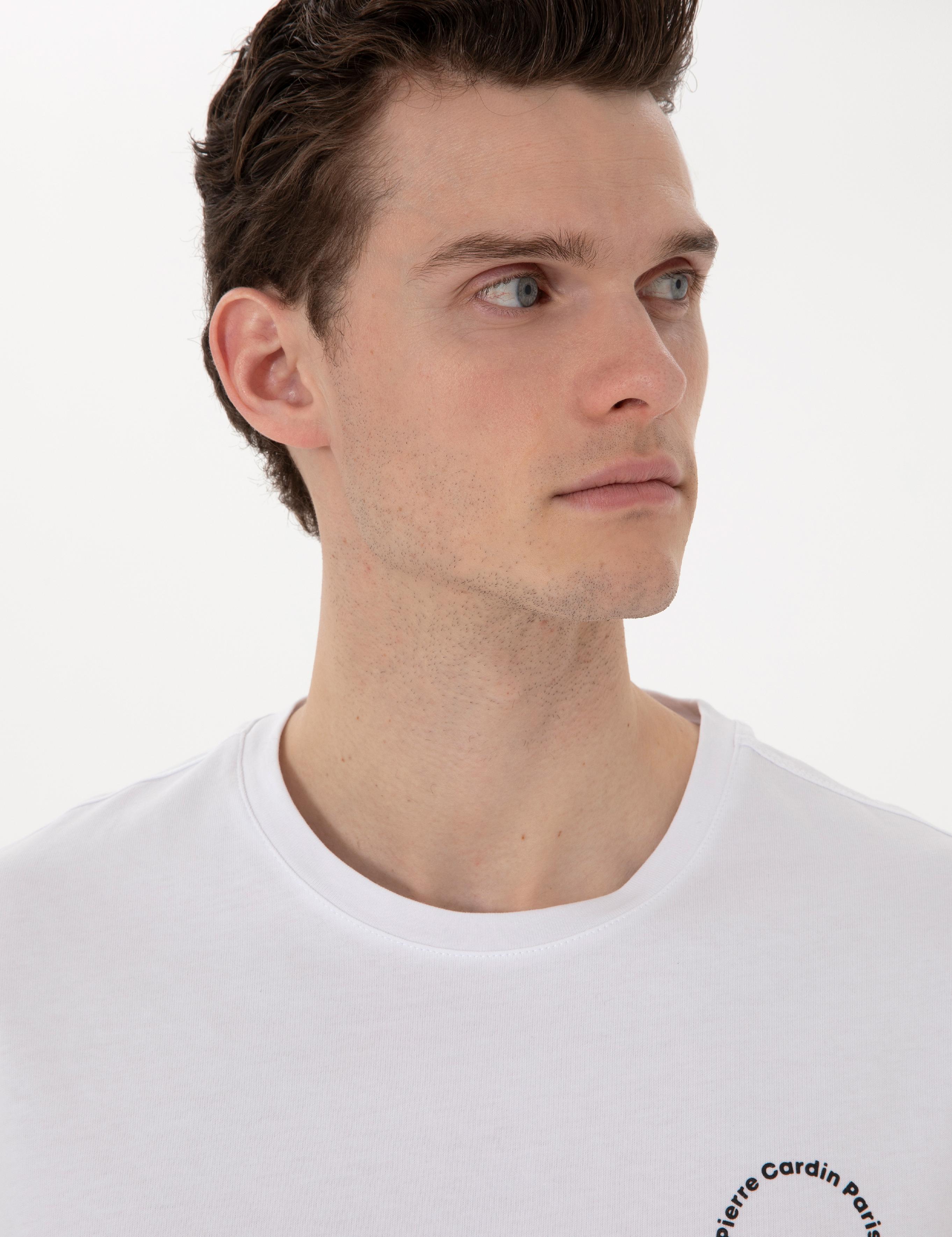 Beyaz Comfort Fit Bisiklet Yaka Tişört