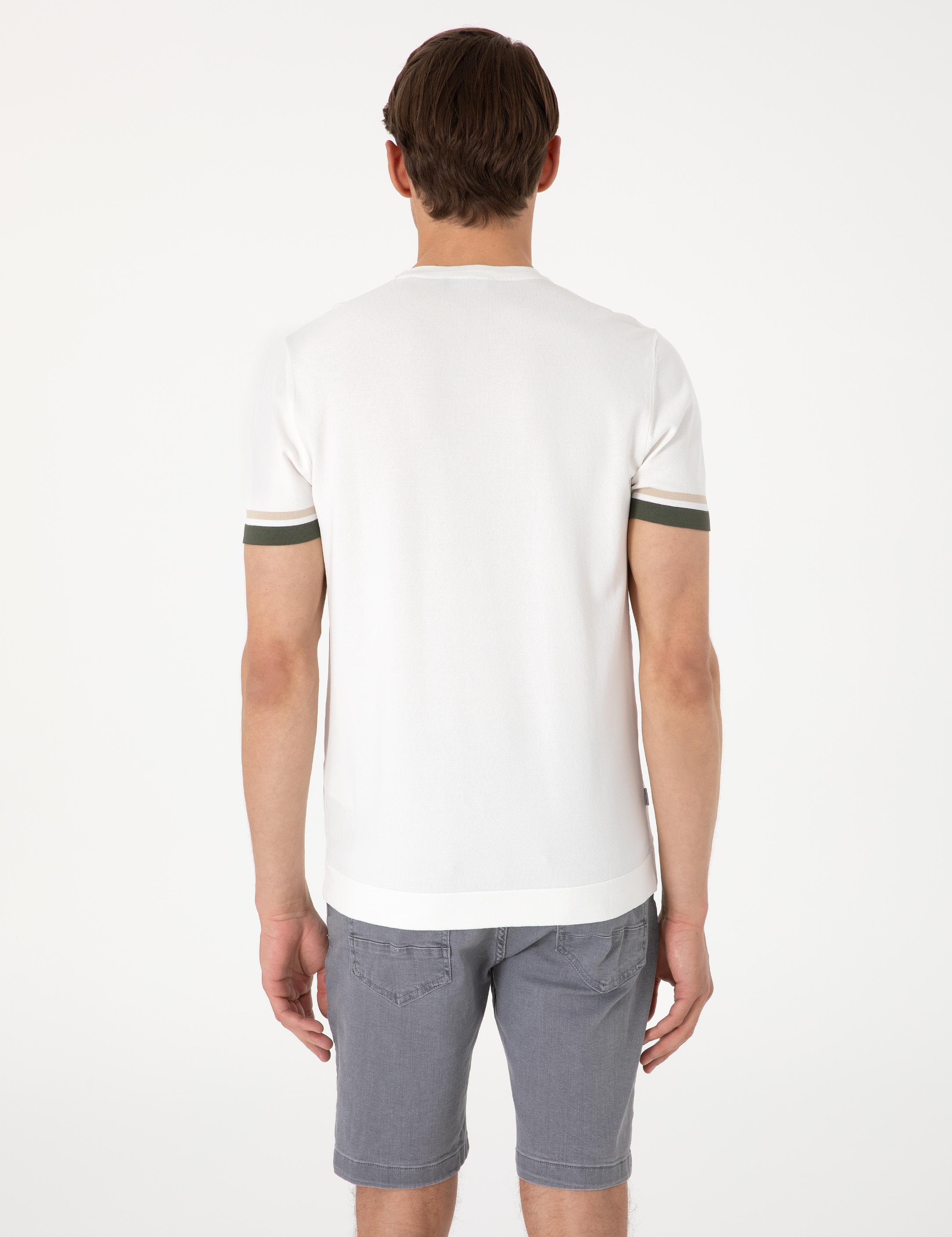 Ekru Slim Fit Bisiklet Yaka Triko Tişört