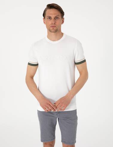 Ekru Slim Fit Bisiklet Yaka Triko Tişört