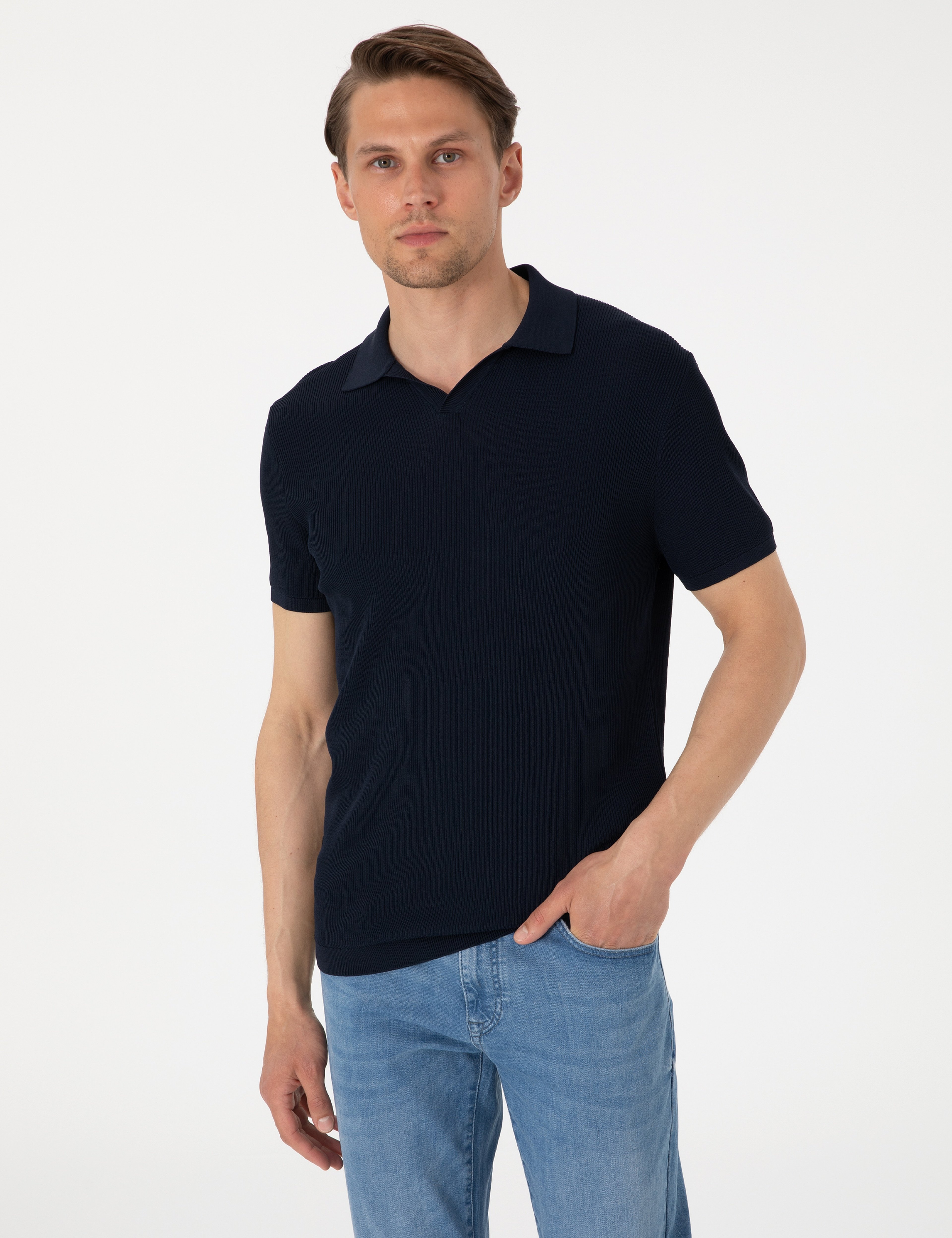 Lacivert Slim Fit Apaş Yaka Triko Tişört - Image 1