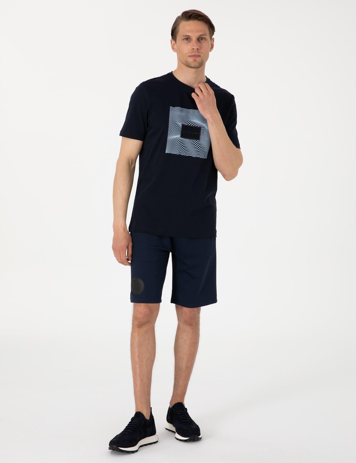 Lacivert Regular Fit Isıya Duyarlı Renk Değiştiren Baskı Çerçeveli Tişört - 50302622054