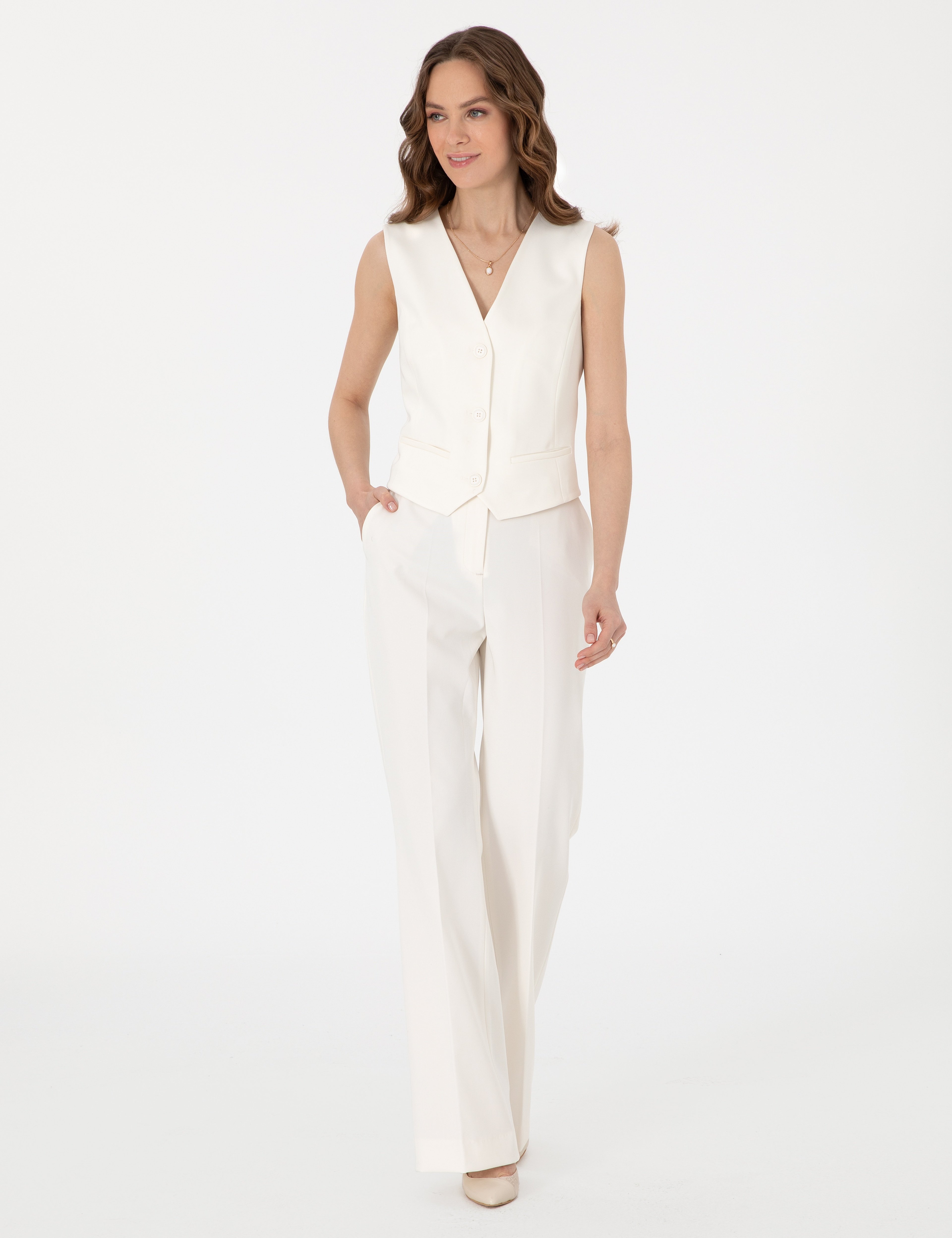 Beyaz Flare Fit Kumaş Pantolon - Image 3