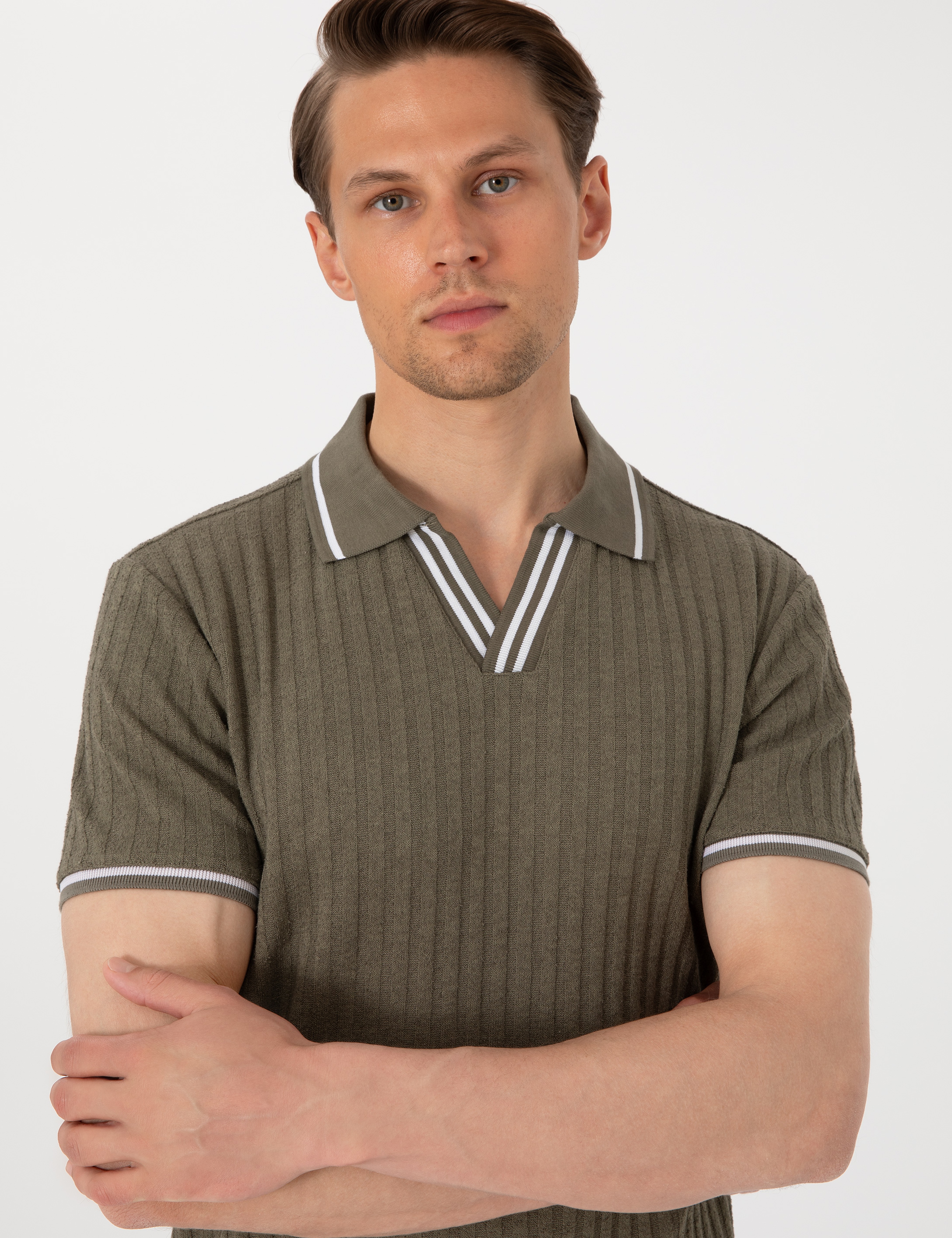 Haki Slim Fit Örme Dokulu Apaş Yaka Tişört - Image 2