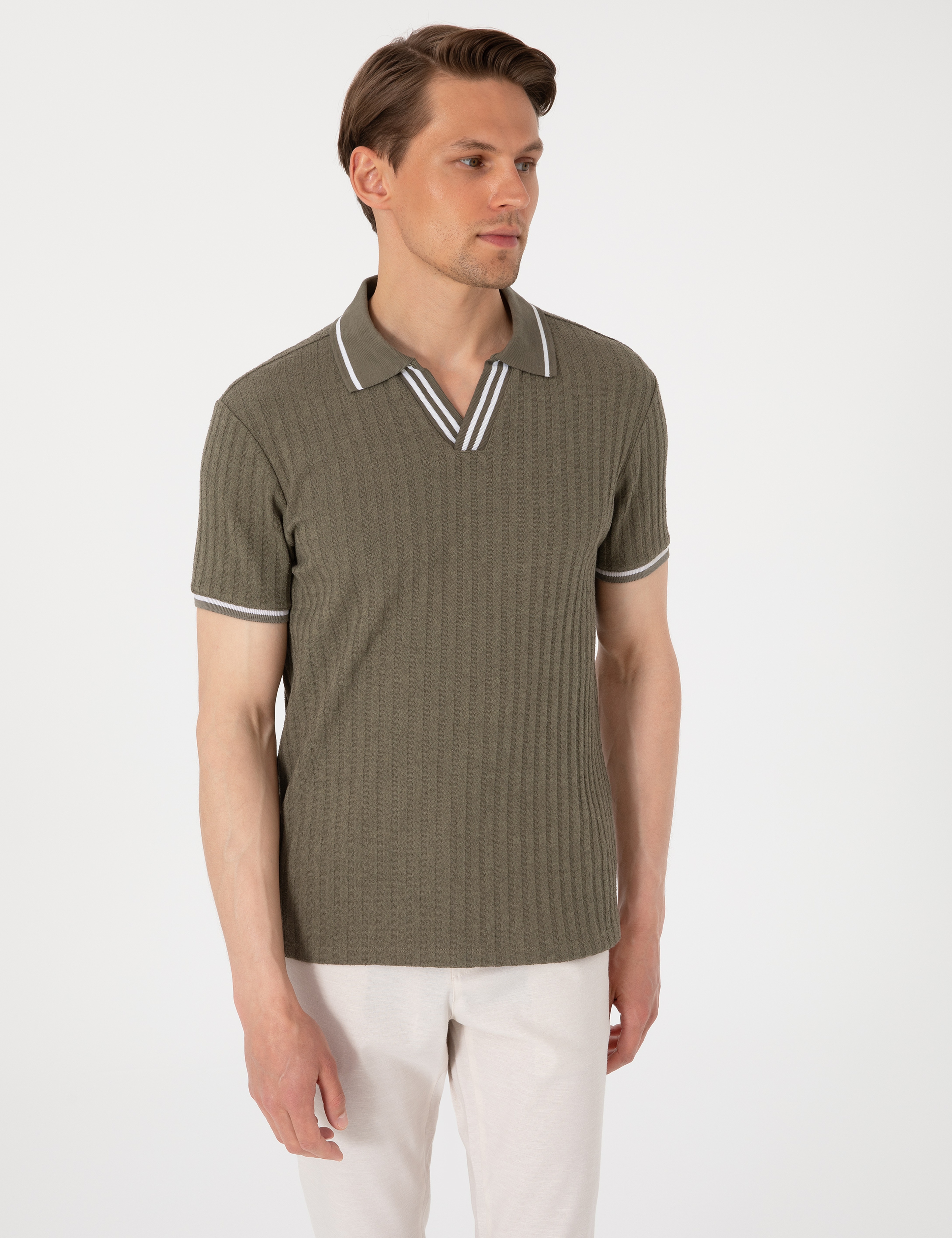 Haki Slim Fit Örme Dokulu Apaş Yaka Tişört - Image 3