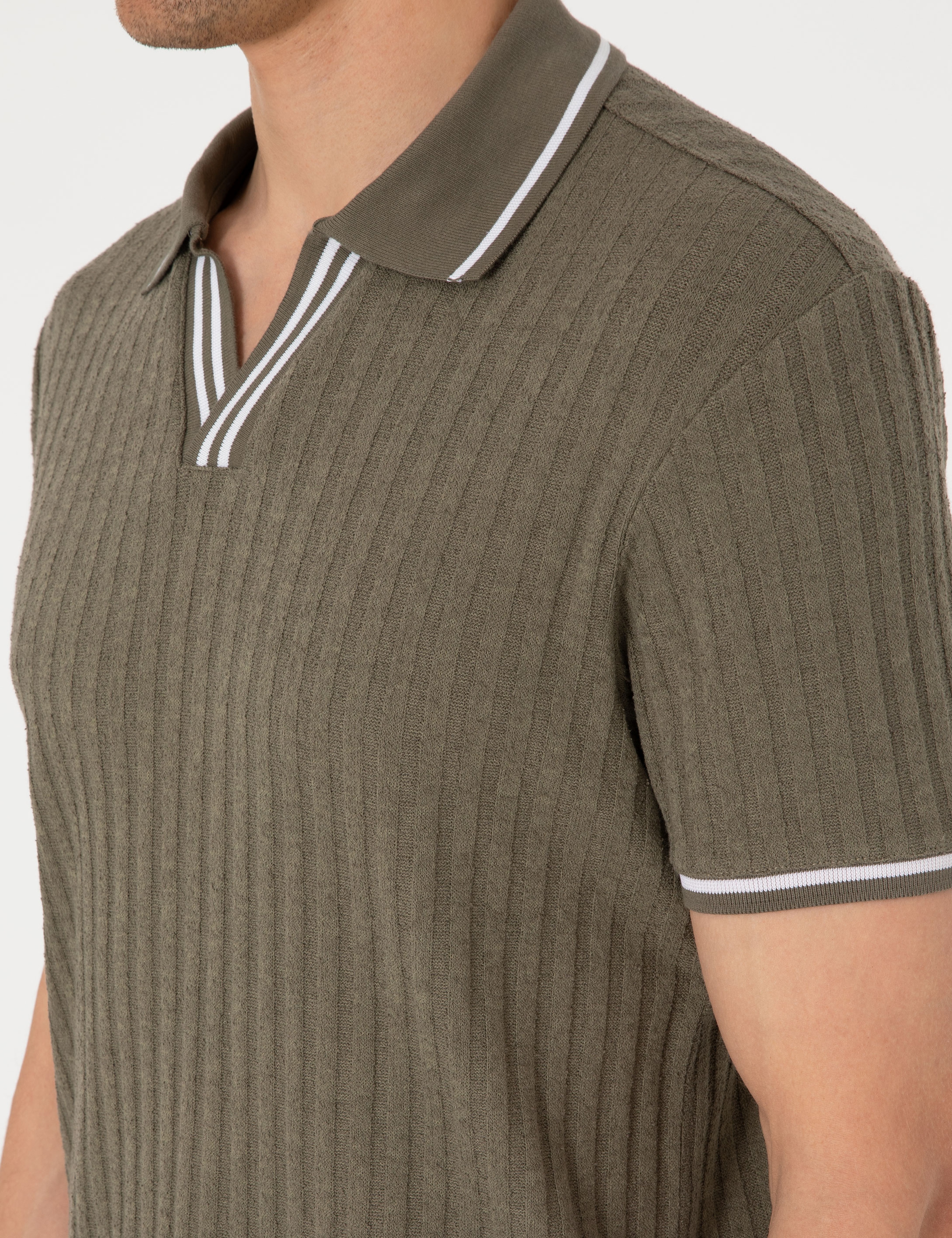 Haki Slim Fit Örme Dokulu Apaş Yaka Tişört - Image 7