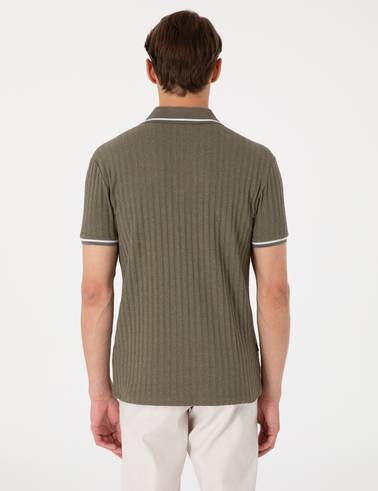 Haki Slim Fit Örme Dokulu Apaş Yaka Tişört