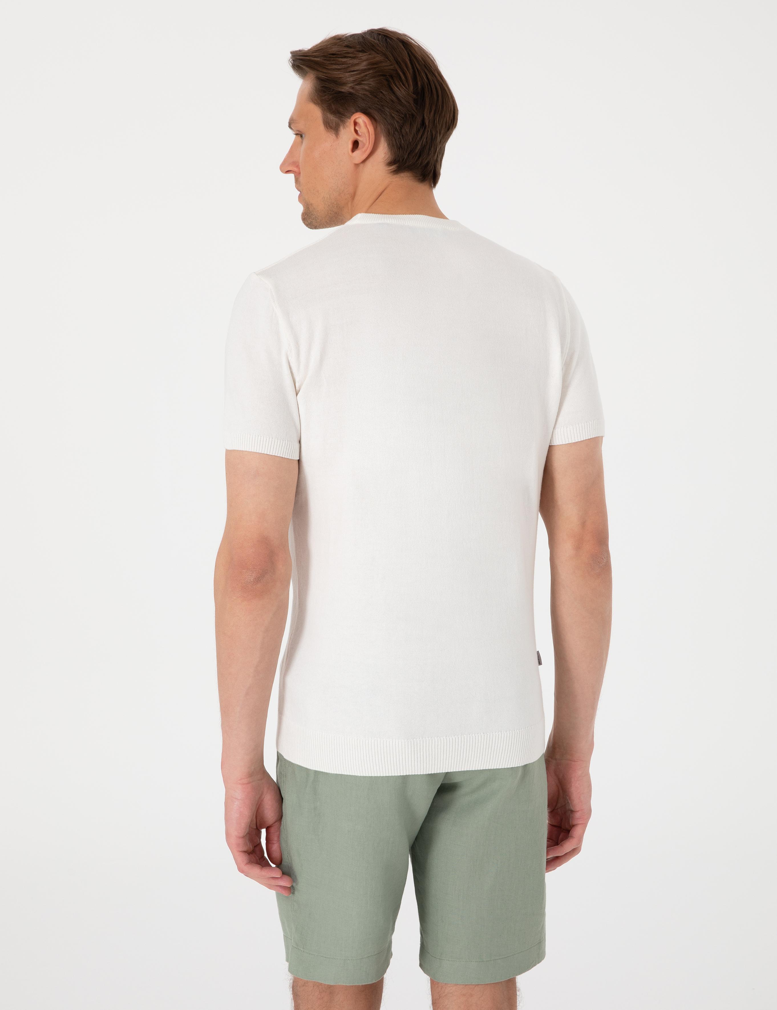 Ekru Slim Fit %100 Pamuk Bisiklet Yaka Triko Tişört