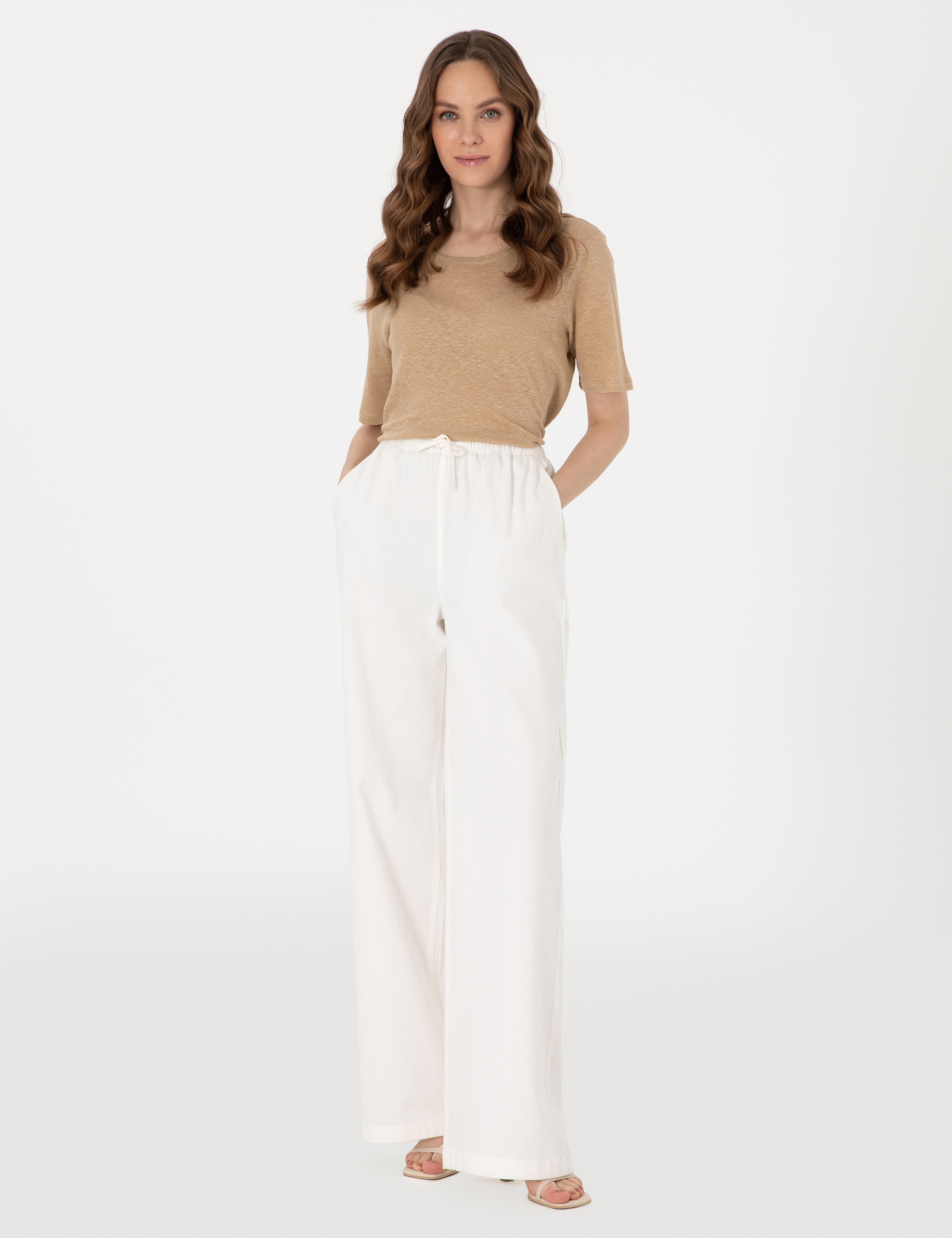 Bej Comfort Fit Keten Tişört - Image 4