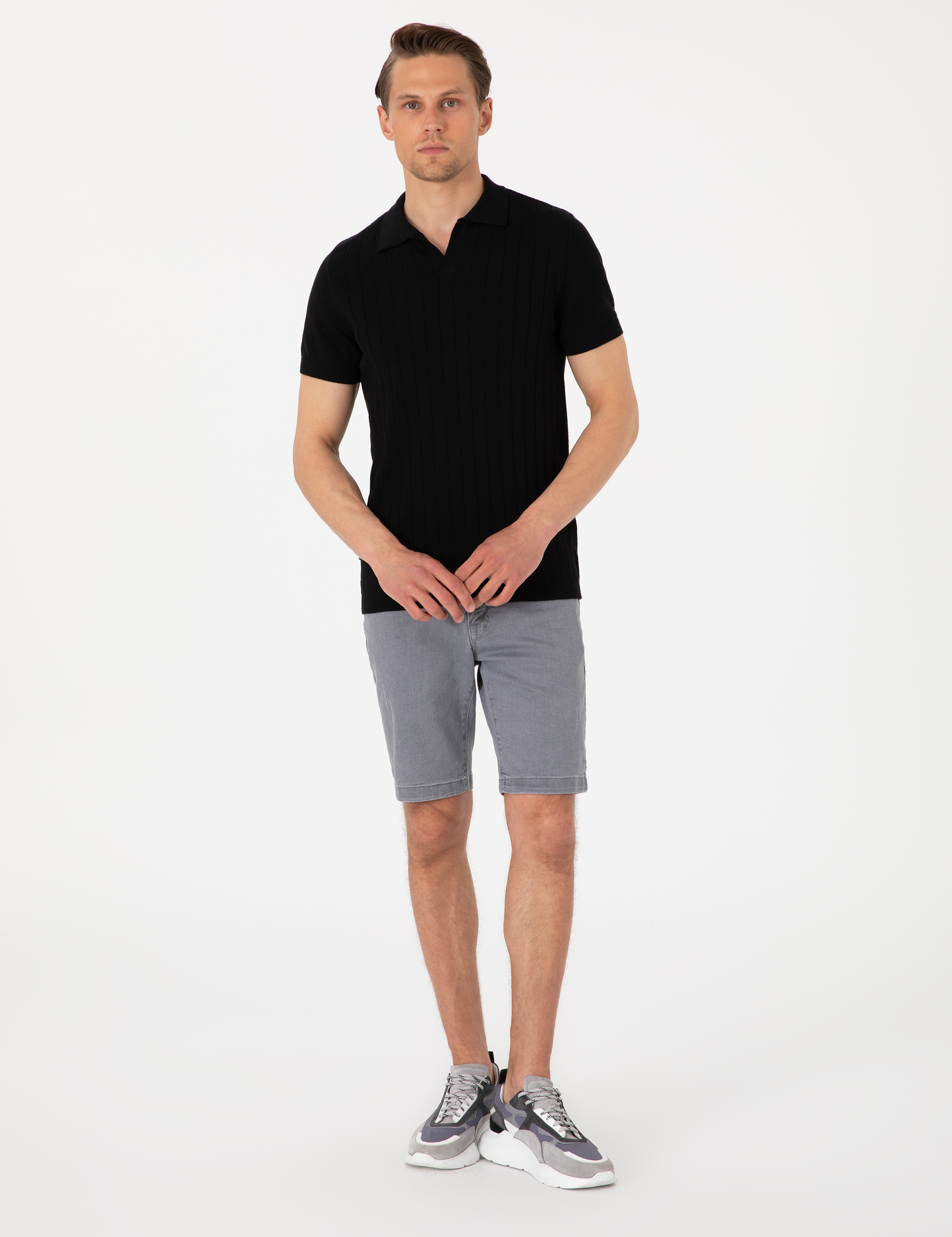 Siyah Slim Fit %100 Pamuk Apaş Yaka Triko Tişört - Image 4