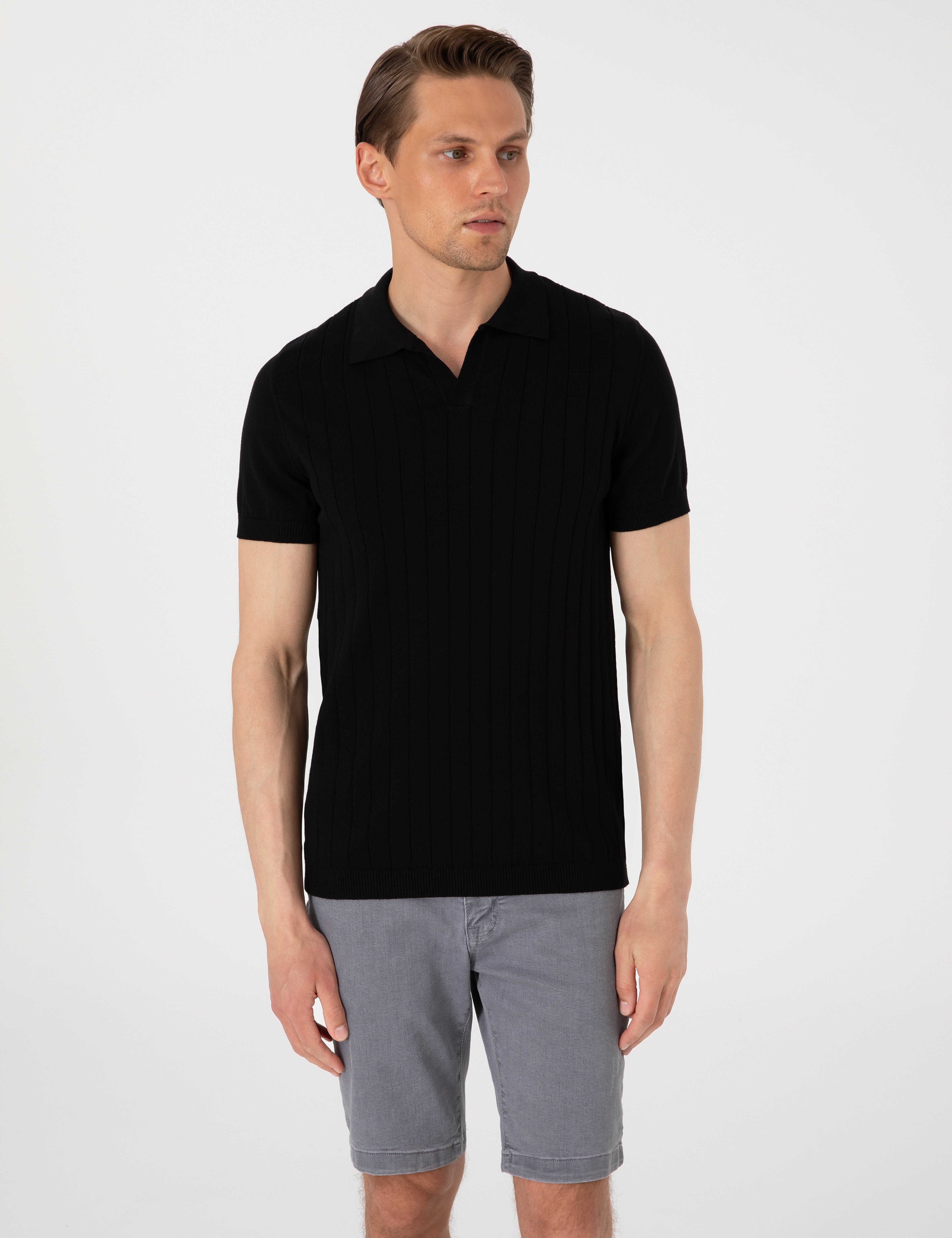 Siyah Slim Fit %100 Pamuk Apaş Yaka Triko Tişört - Image 1