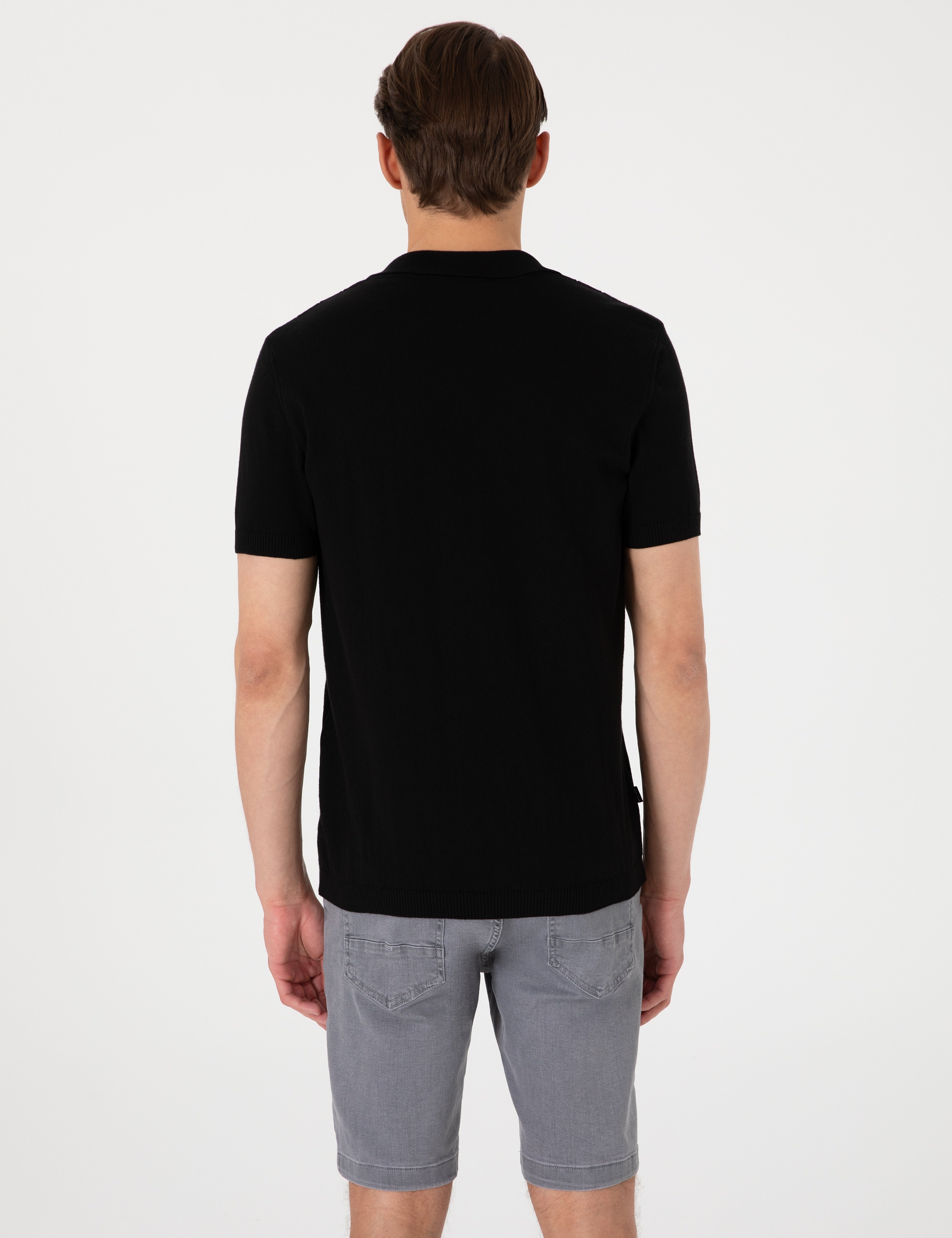 Siyah Slim Fit  %100 Pamuk Apaş Yaka Triko Tişört
