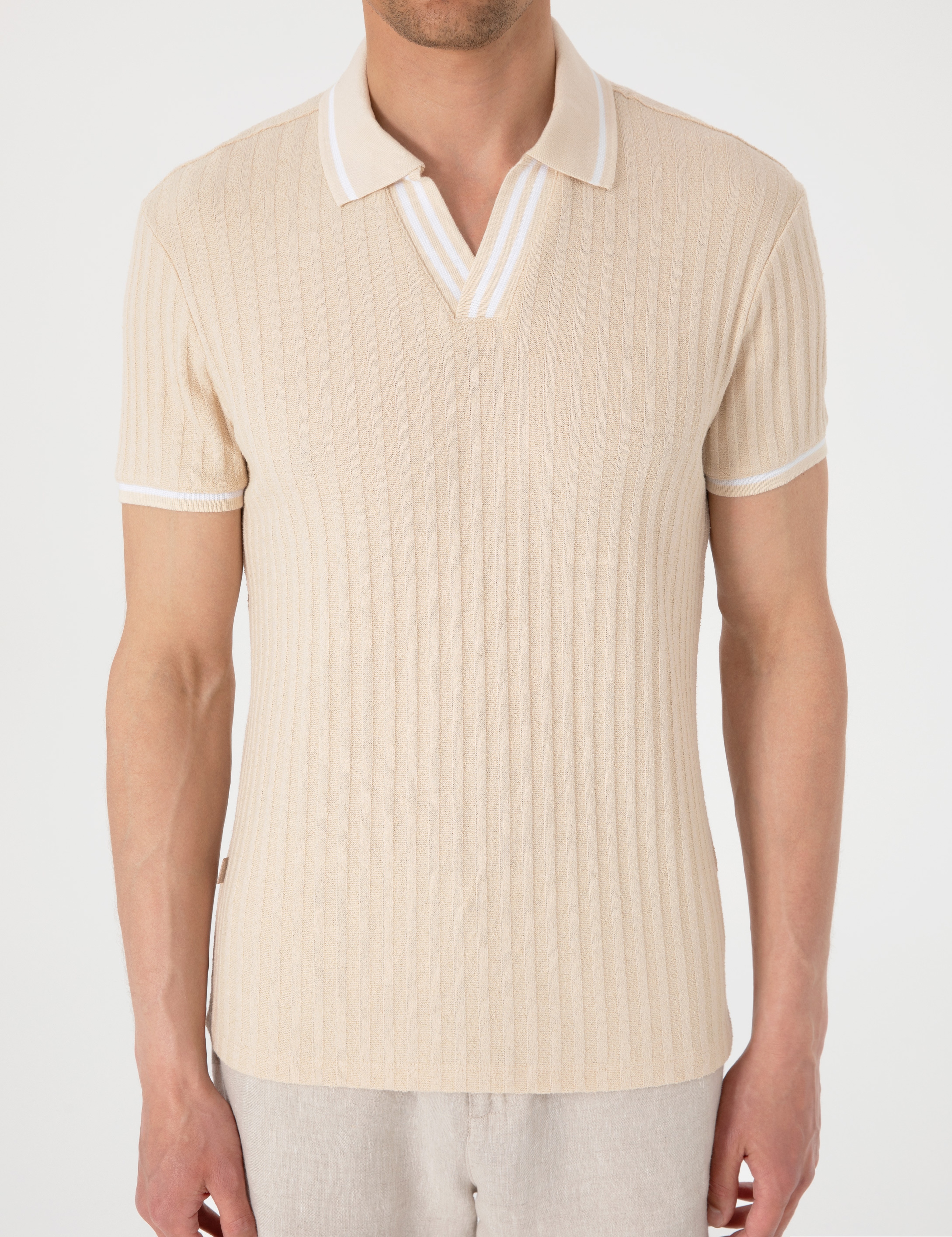 Bej Slim Fit Örme Dokulu Apaş Yaka Tişört - Image 7
