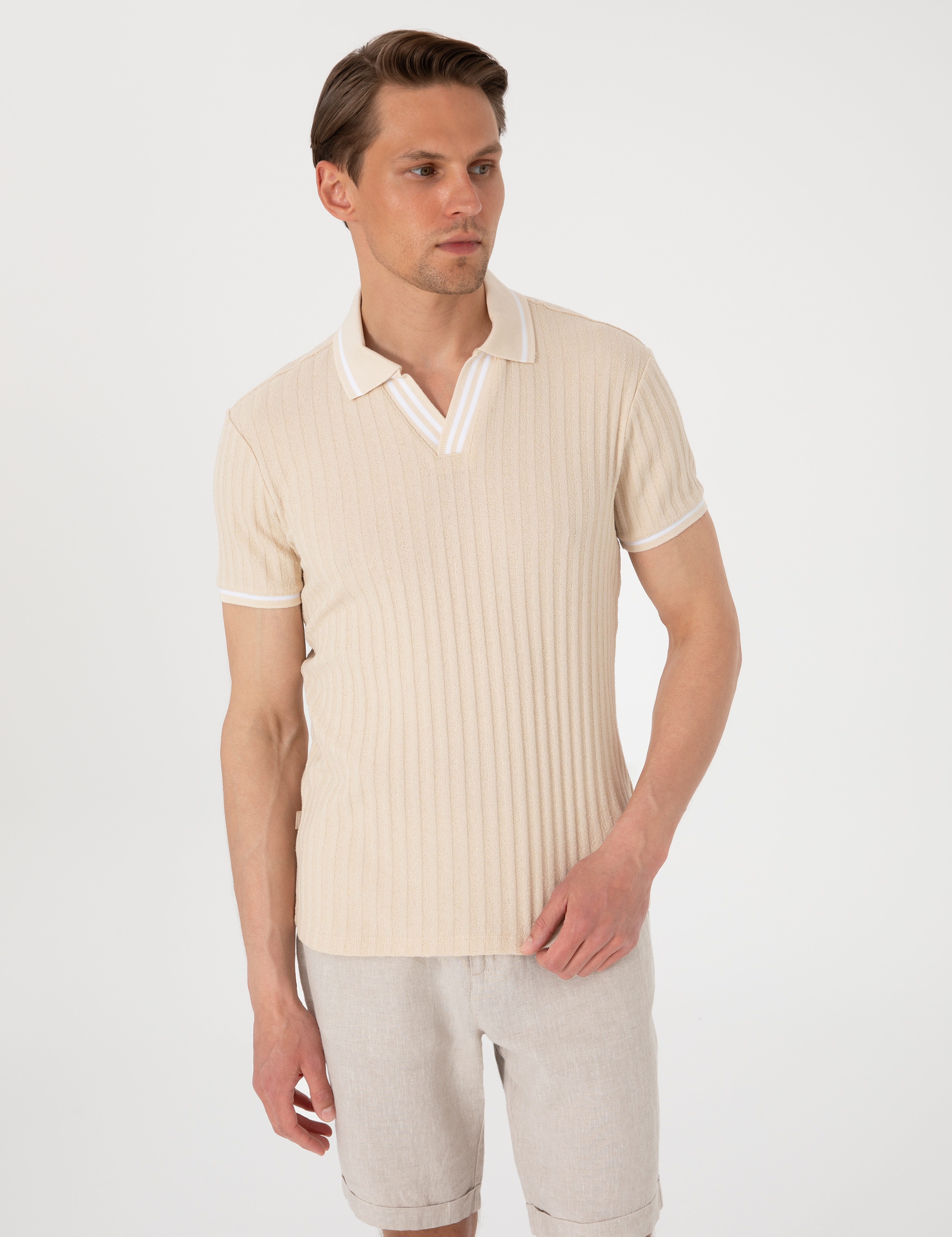 Bej Slim Fit Örme Dokulu Apaş Yaka Tişört - Image 3