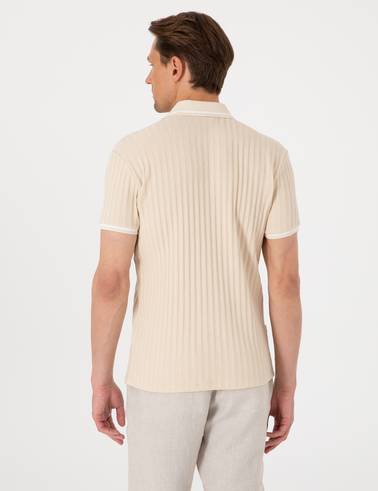 Bej Slim Fit Örme Dokulu Apaş Yaka Tişört