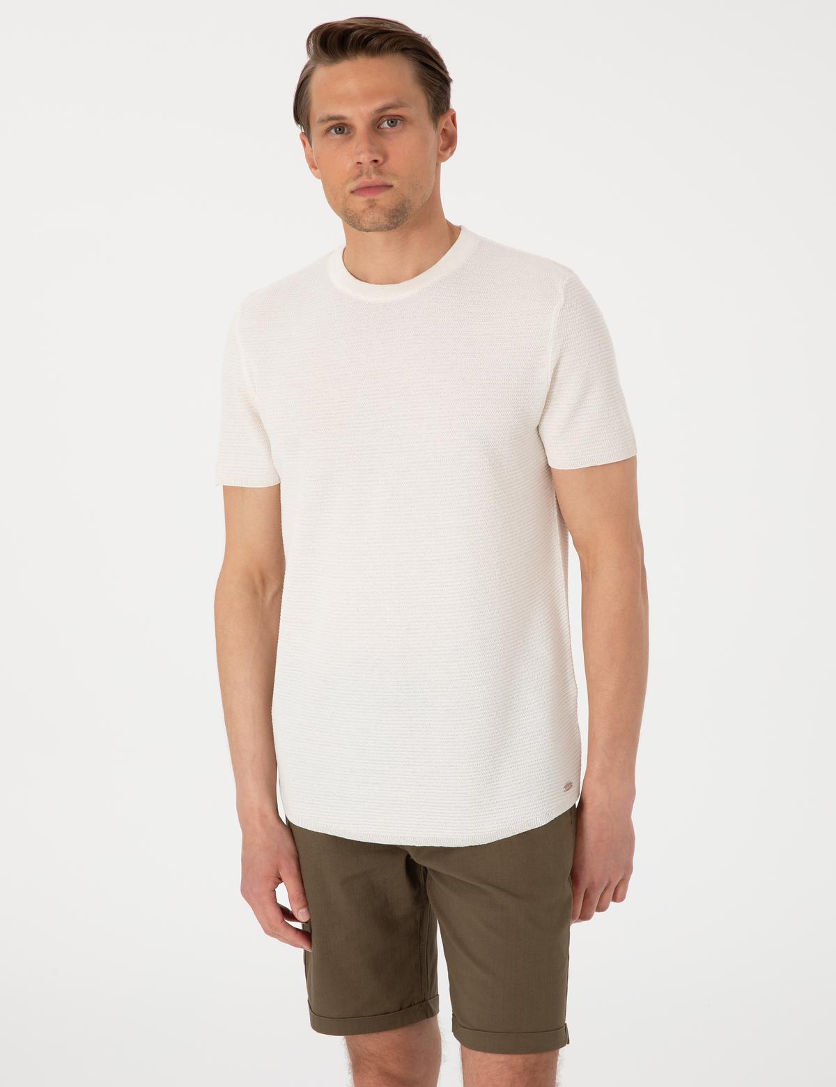 Ekru Slim Fit Keten Karışımlı Bisiklet Yaka Triko Tişört