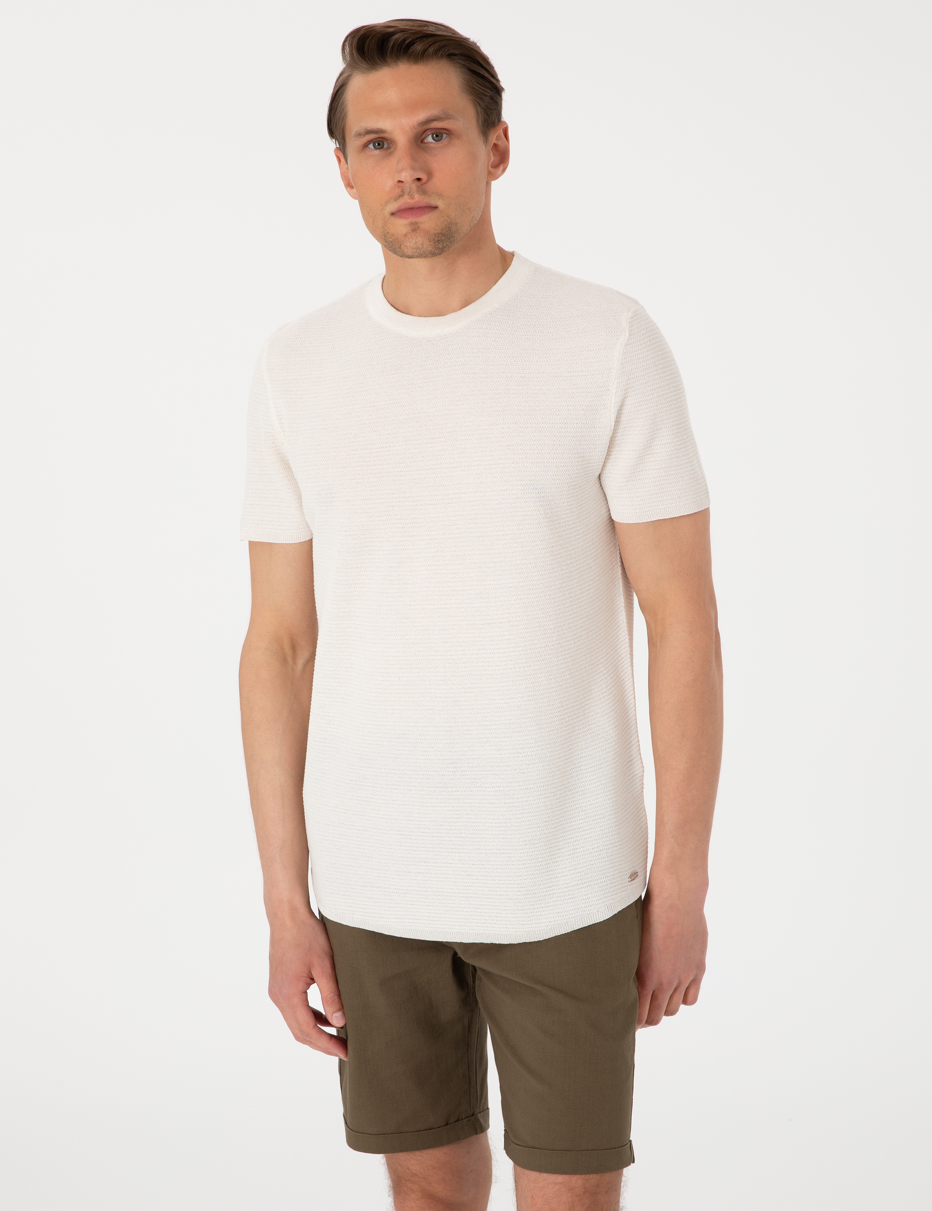 Ekru Slim Fit Keten Karışımlı Bisiklet Yaka Triko Tişört - Image 1
