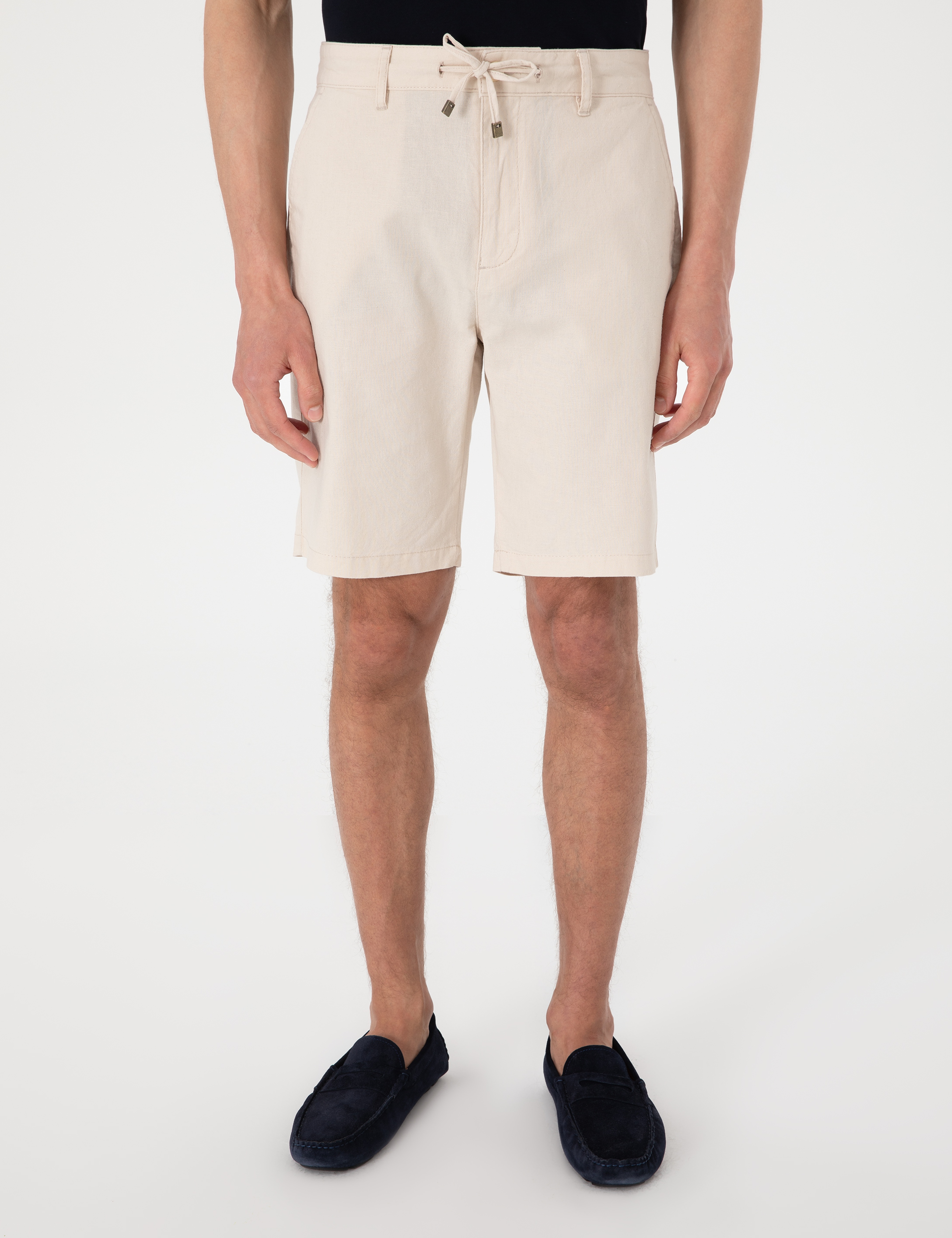 Bej Slim Fit Keten Karışımlı Beli Bağcıklı Dokuma Şort - Image 2