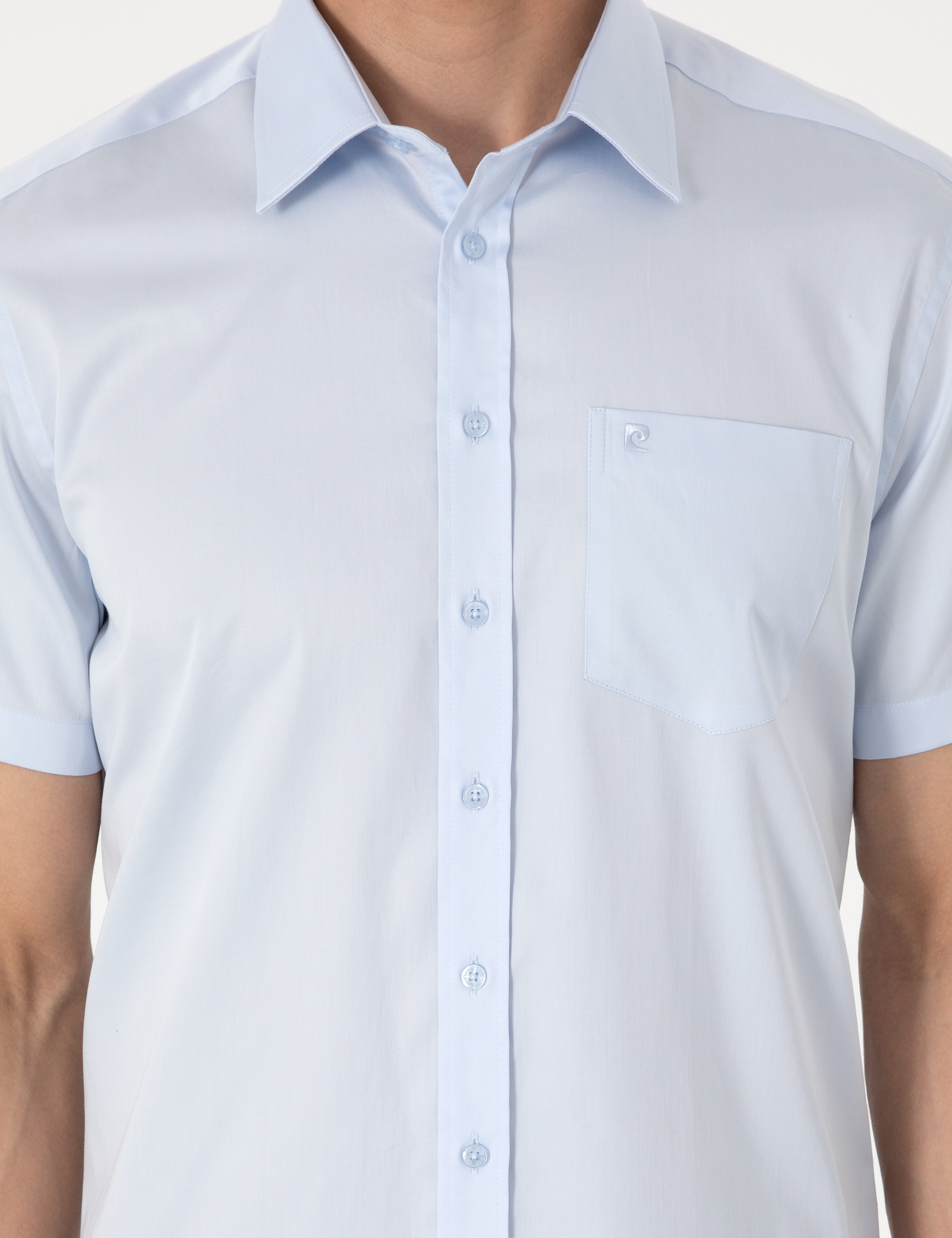 Açık Mavi %100 Pamuk Parlak Saten Regular Fit Kısa Kollu Basic Gömlek - Image 6