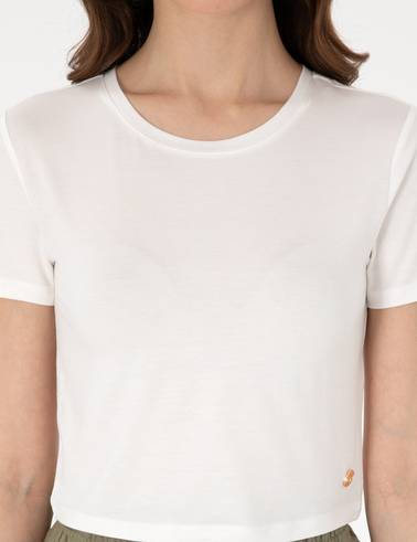 Beyaz Regular Fit Crop Tişört