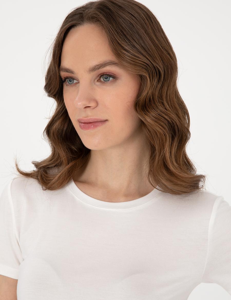 Beyaz Regular Fit Crop Tişört