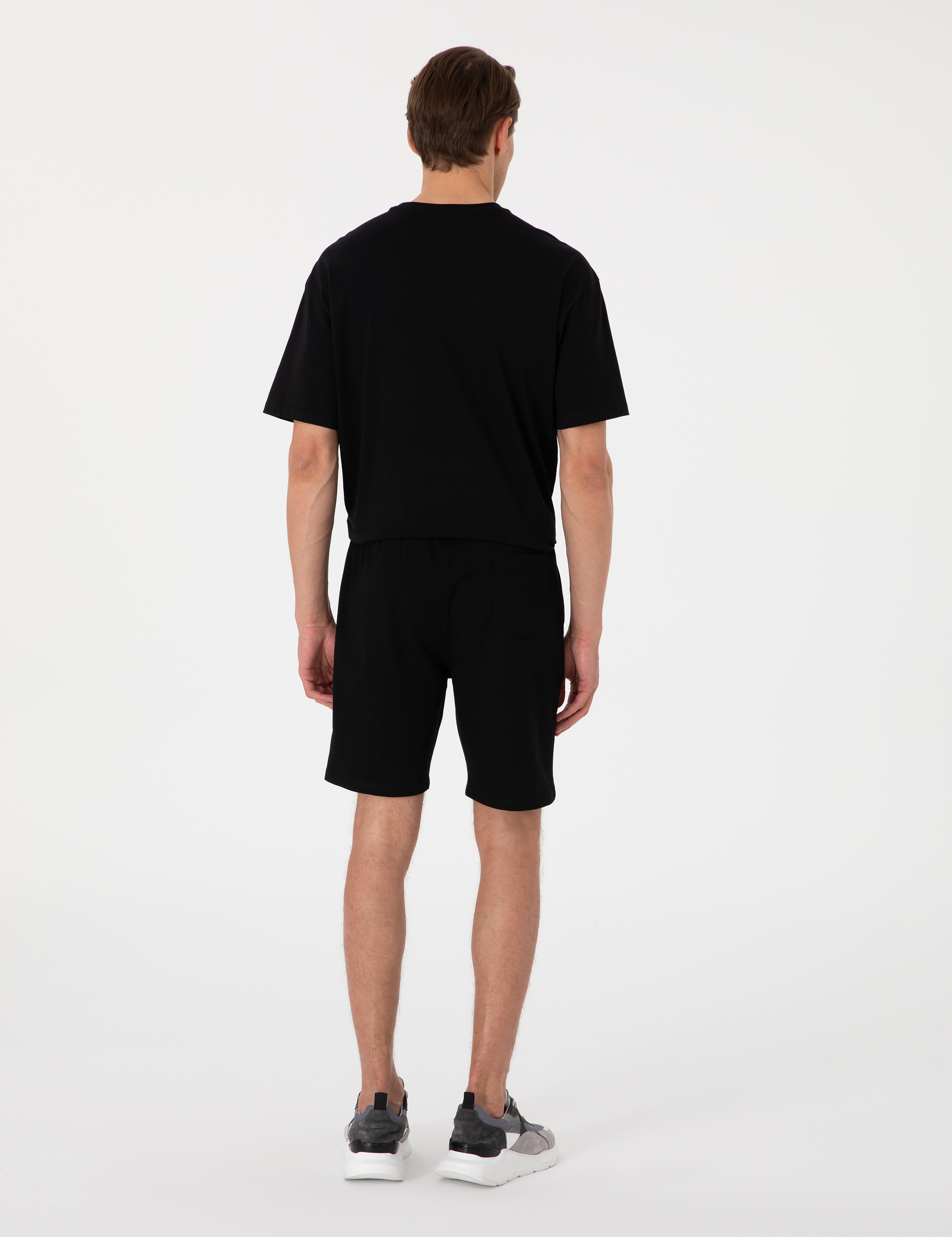 Siyah Regular Fit Örme Şort - Image 4