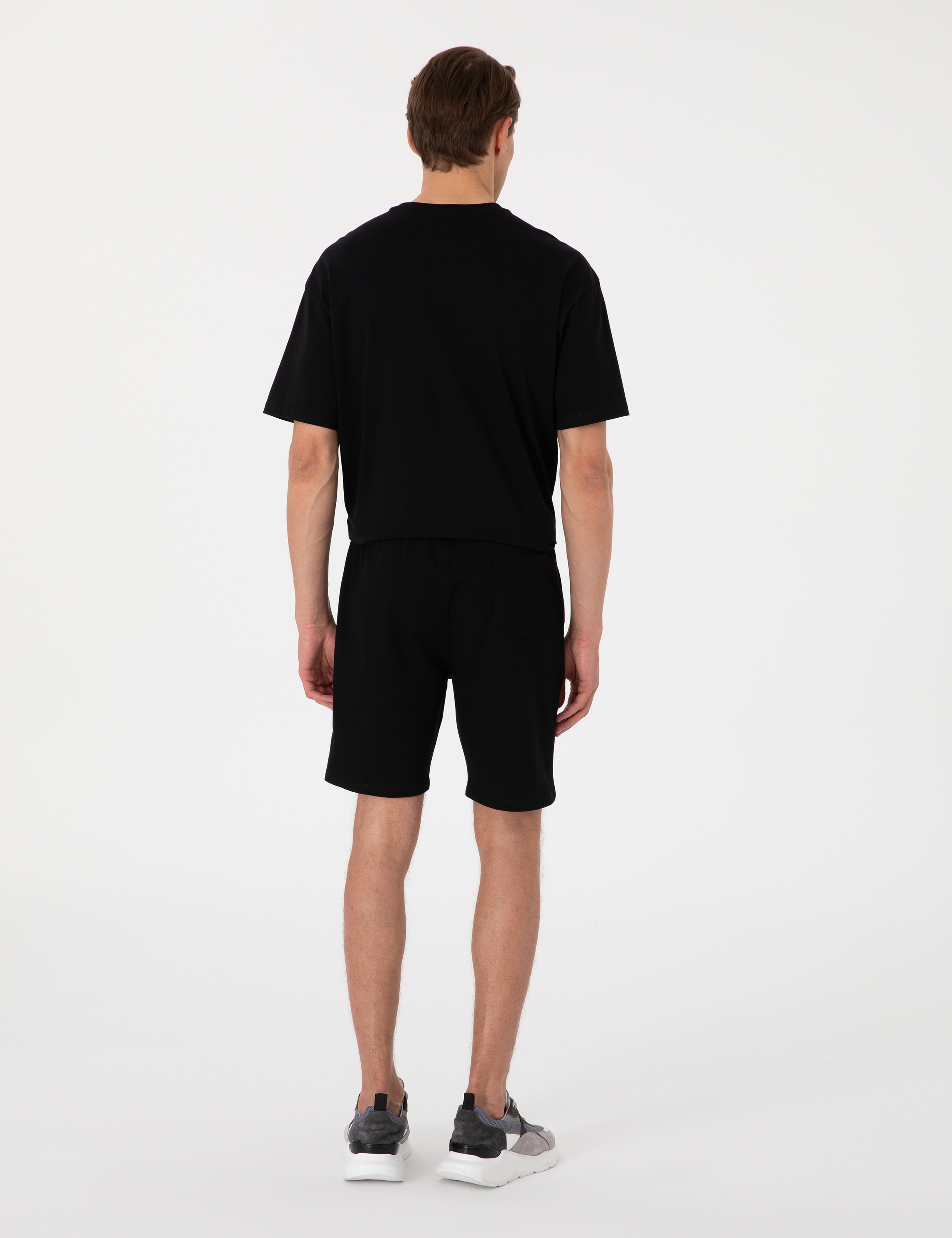 Siyah Regular Fit Örme Şort