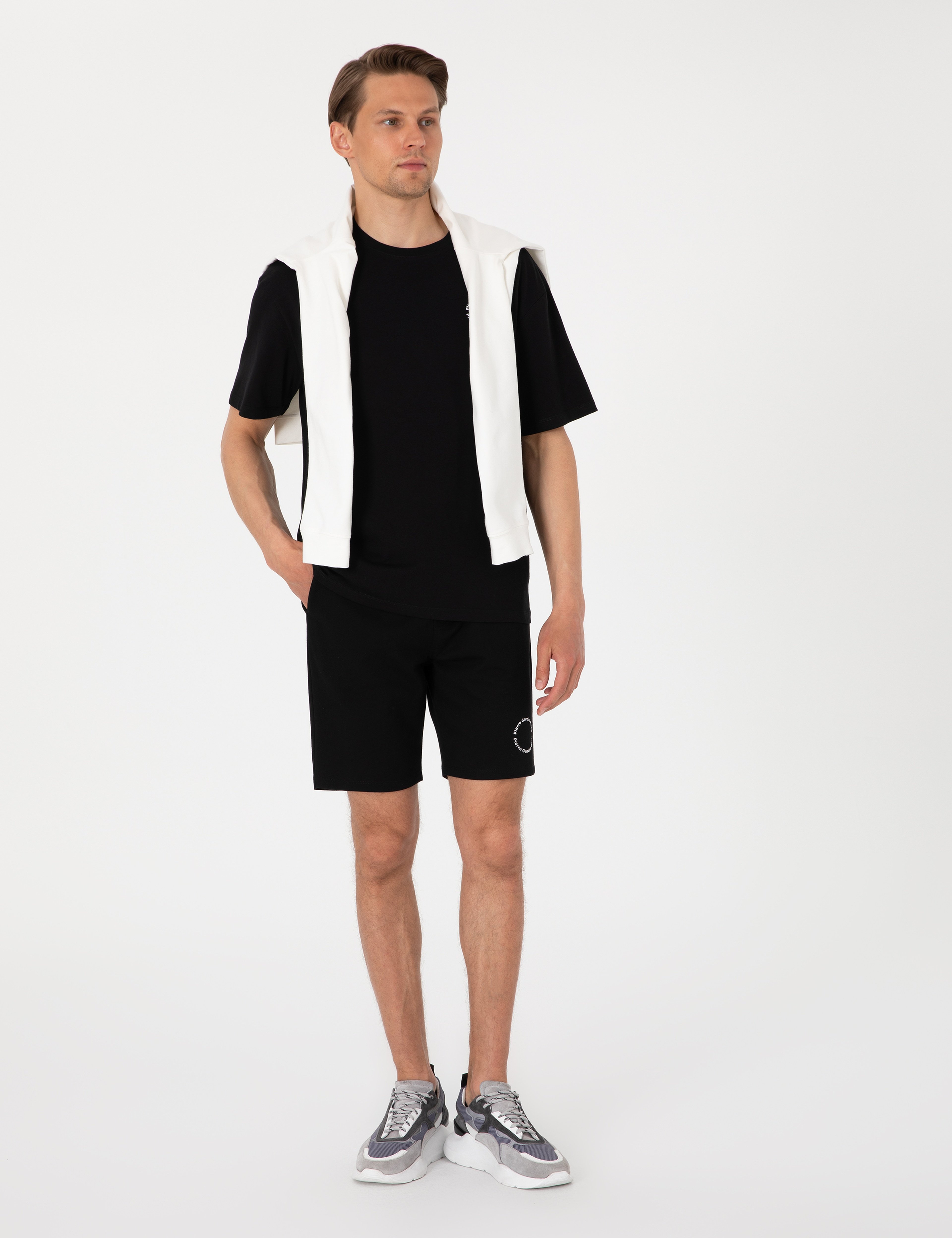 Siyah Regular Fit Örme Şort