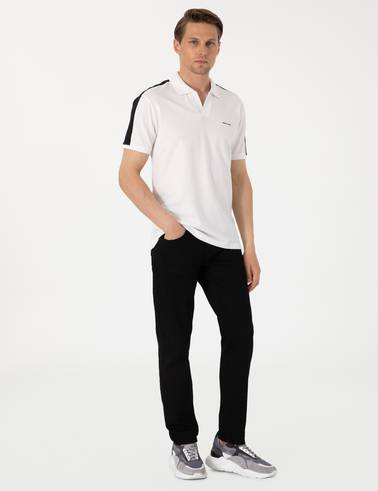 Siyah Kol Detaylı Slim Fit %100 Pamuk Apaş Yaka Tişört