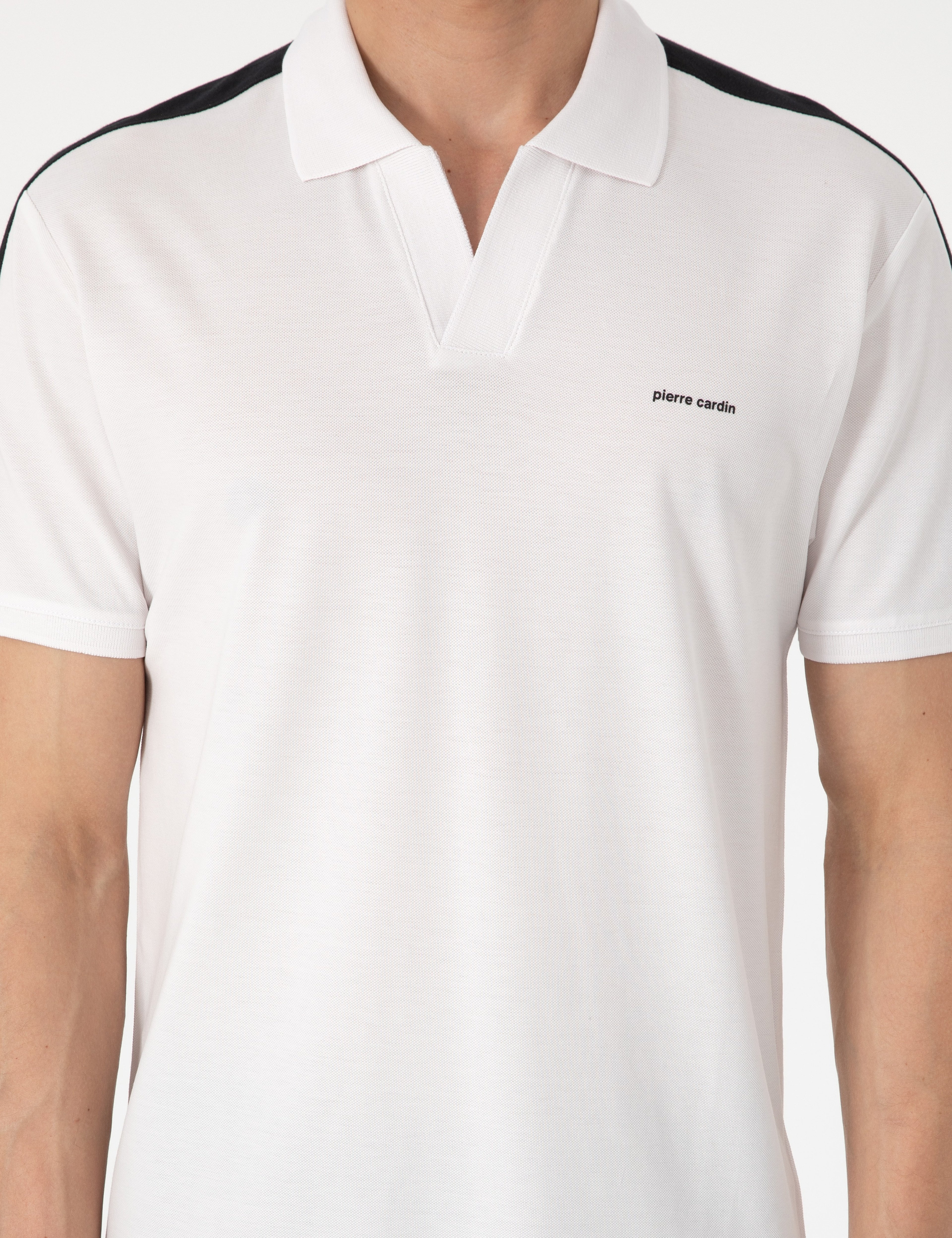 Siyah Kol Detaylı Slim Fit %100 Pamuk Apaş Yaka Tişört