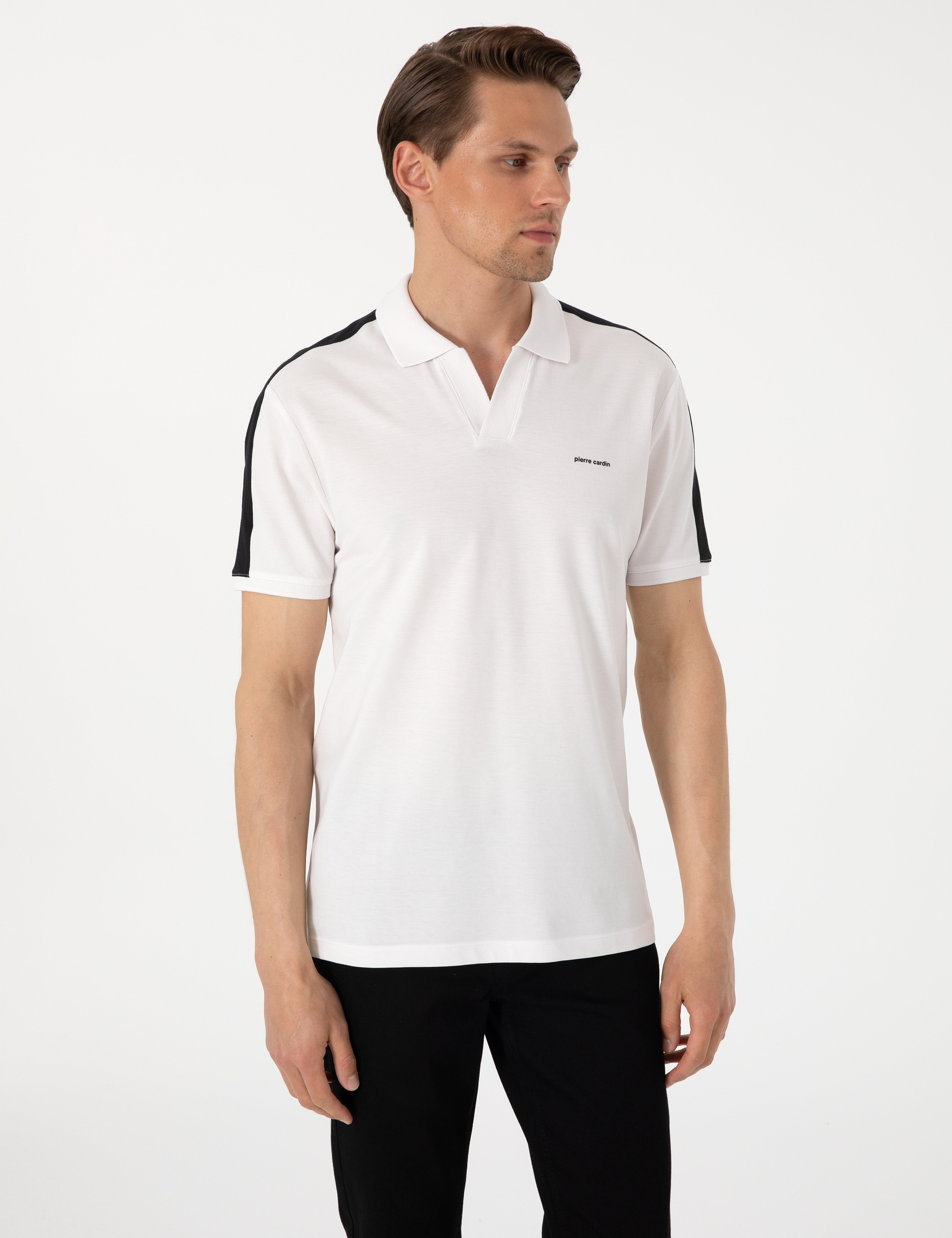 Siyah Kol Detaylı Slim Fit %100 Pamuk Apaş Yaka Tişört - Image 3