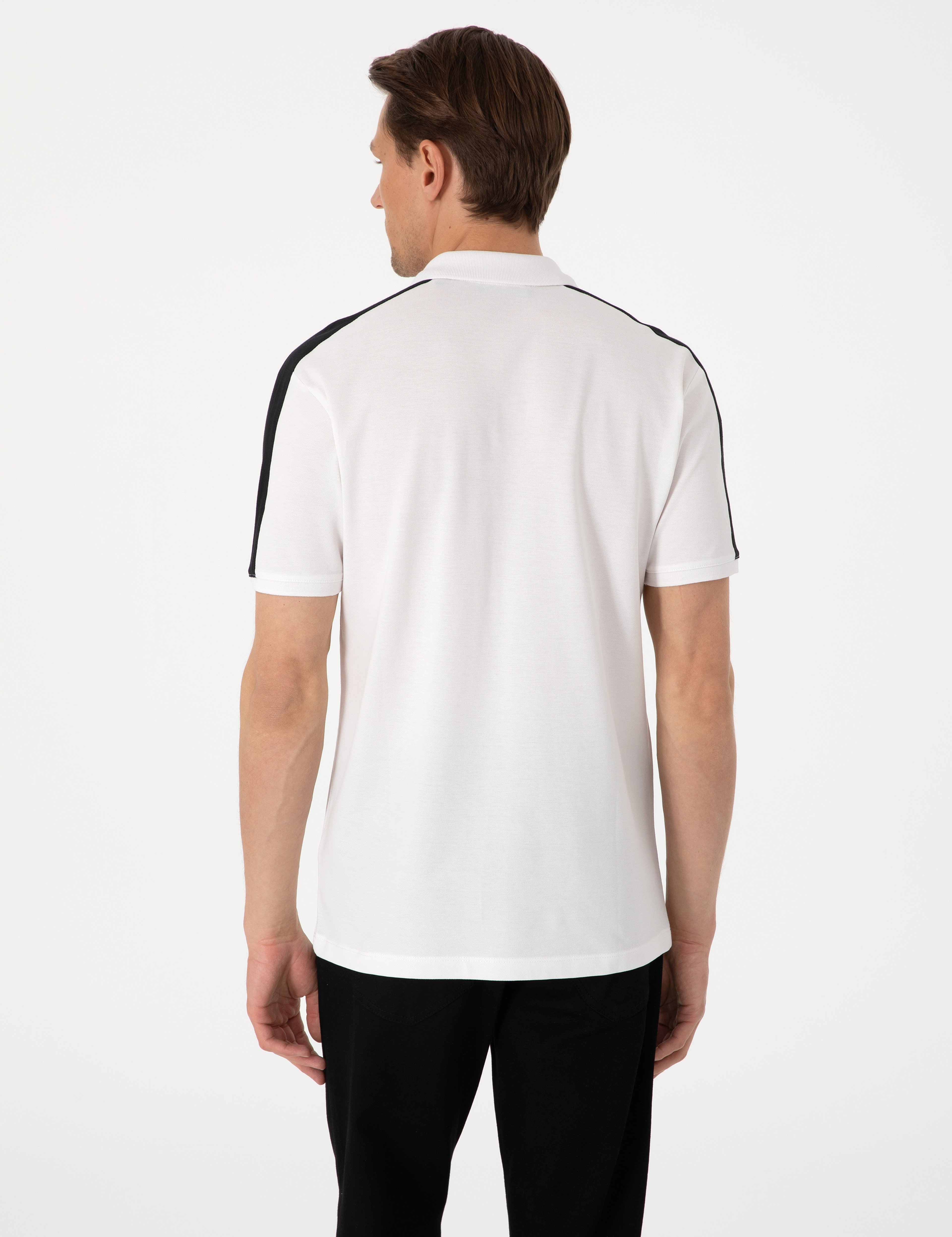 Siyah Kol Detaylı Slim Fit %100 Pamuk Apaş Yaka Tişört - Image 5