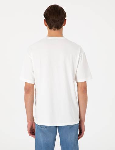Beyaz Comfort Fit Bisiklet Yaka Tişört