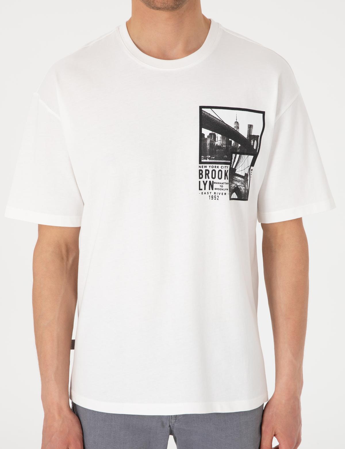 Beyaz Comfort Fit Bisiklet Yaka Tişört - 50310144005