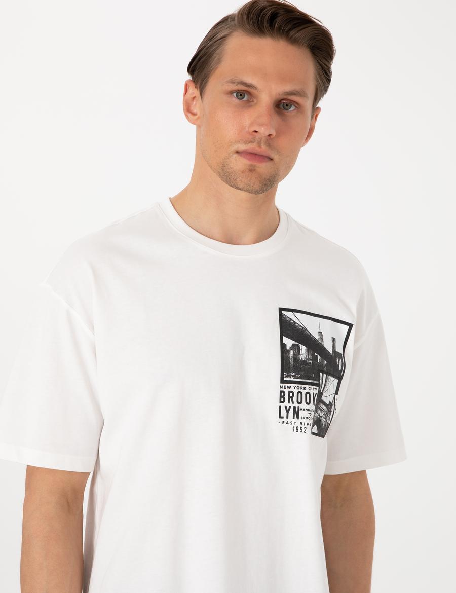 Beyaz Comfort Fit Bisiklet Yaka Tişört