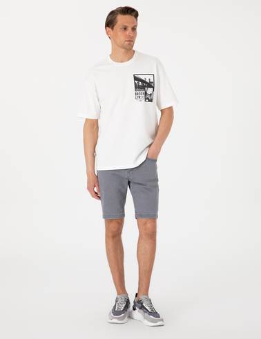Beyaz Comfort Fit Bisiklet Yaka Tişört
