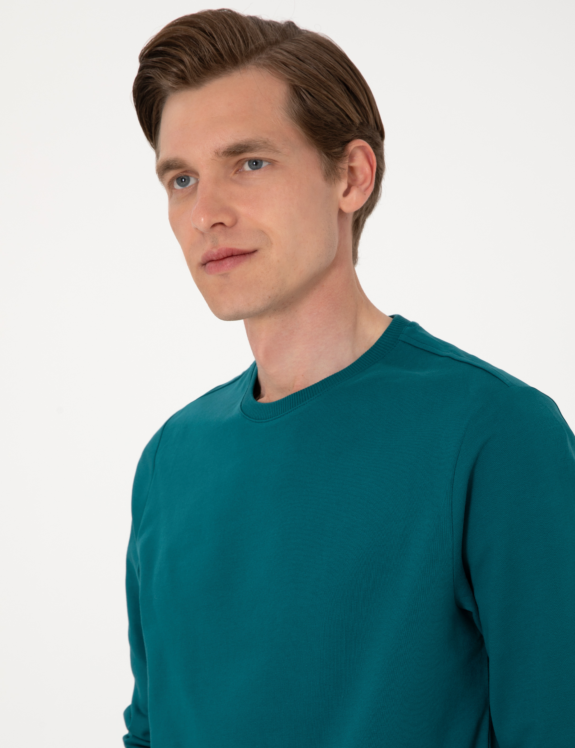 Zümrüt 2 İplik Regular Fit Bisiklet Yaka Basic Sweatshirt - Image 2
