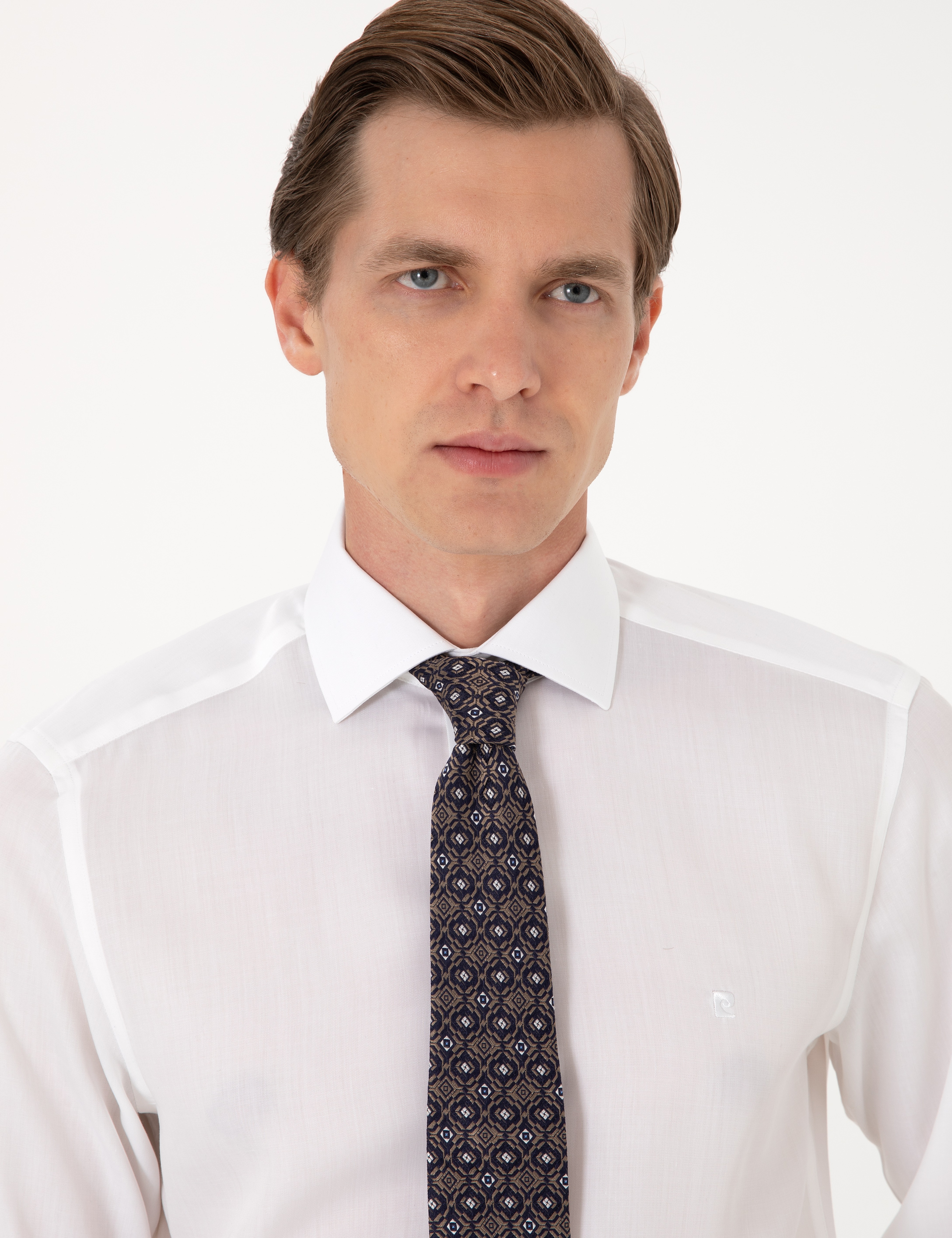 Beyaz Kırışıklık Karşıtı Liyosel Slim Fit Uzun Kollu Basic Gömlek