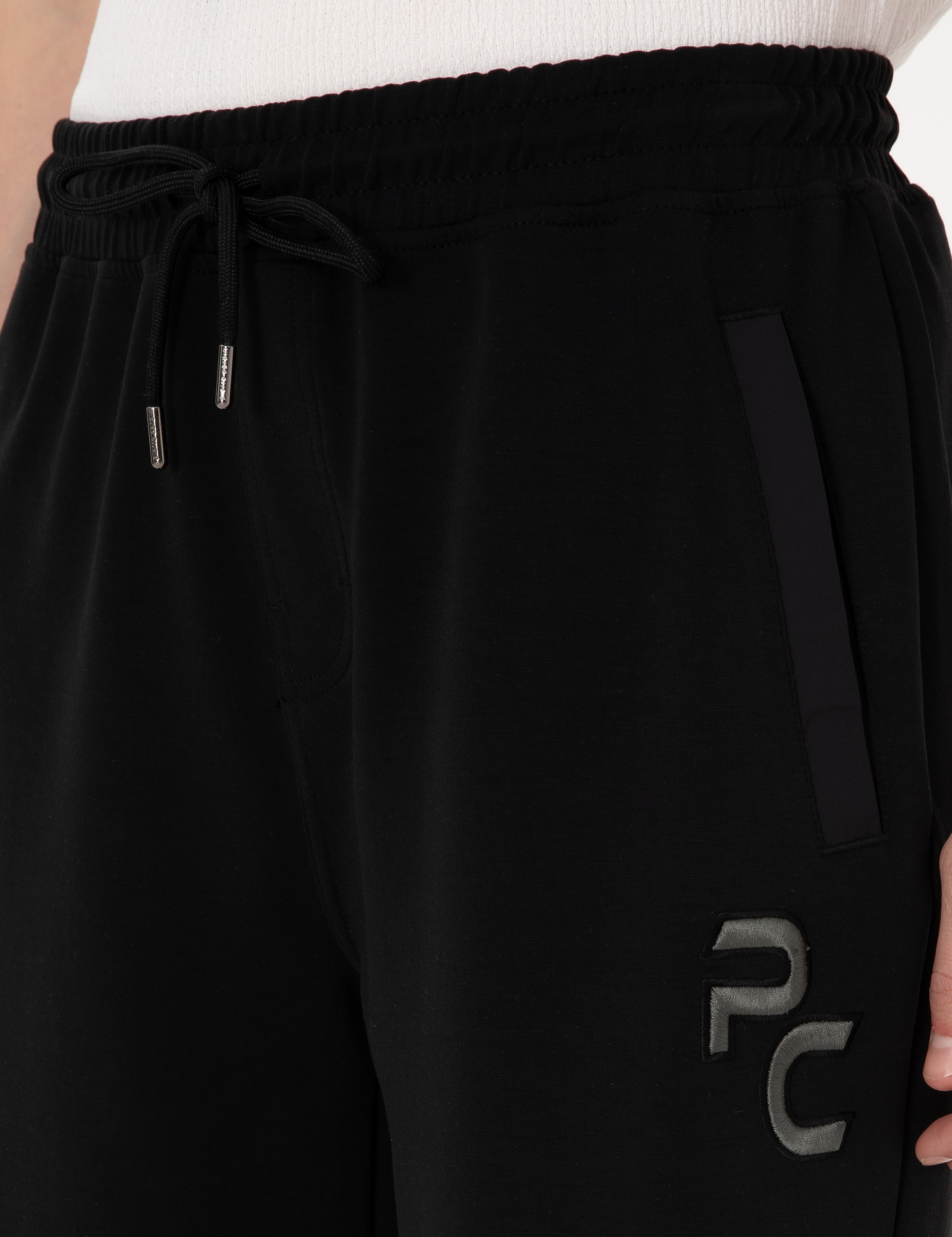 Siyah Comfort Fit Modal Kumaş Örme Şort - Image 5