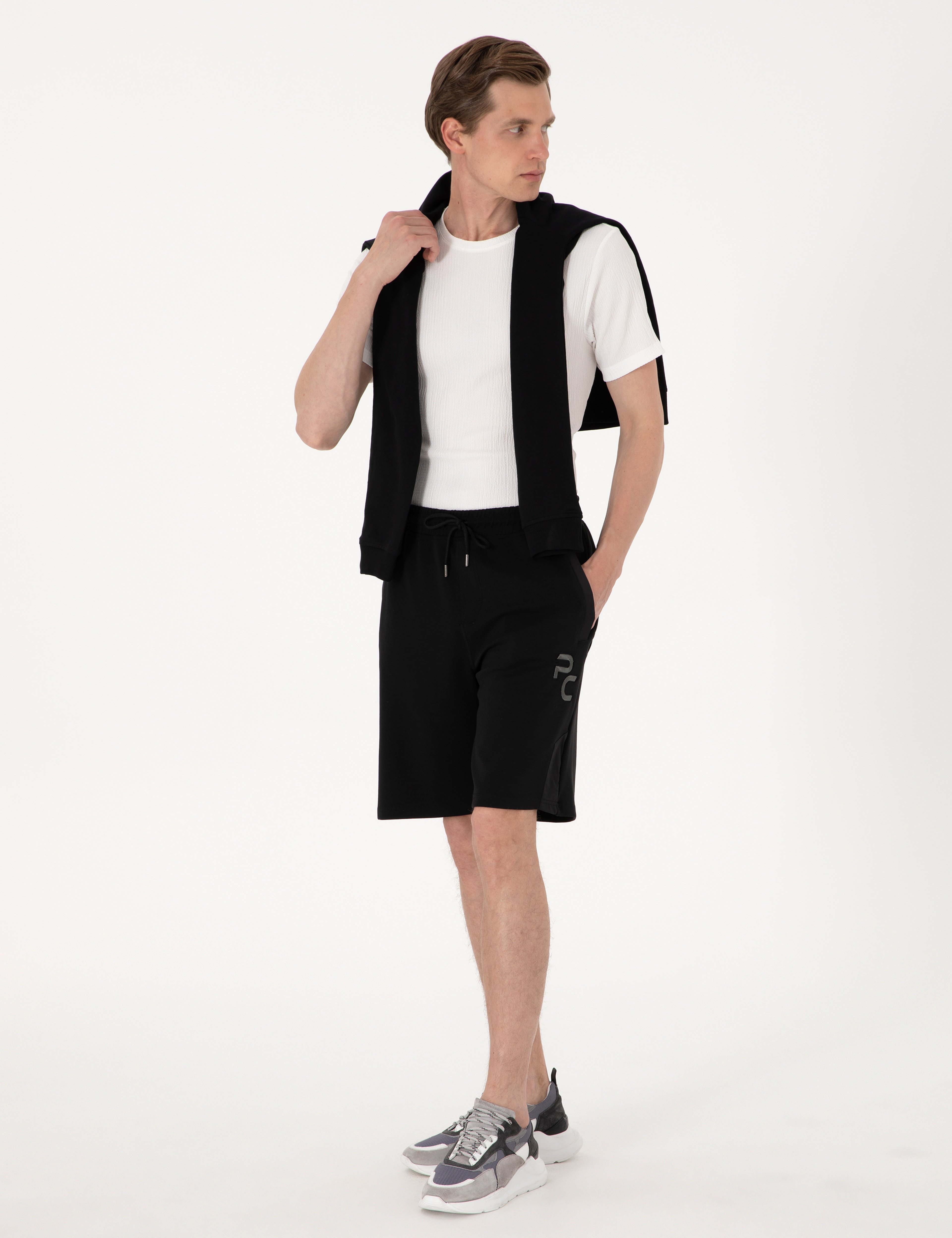 Siyah Comfort Fit Modal Kumaş Örme Şort - Image 3