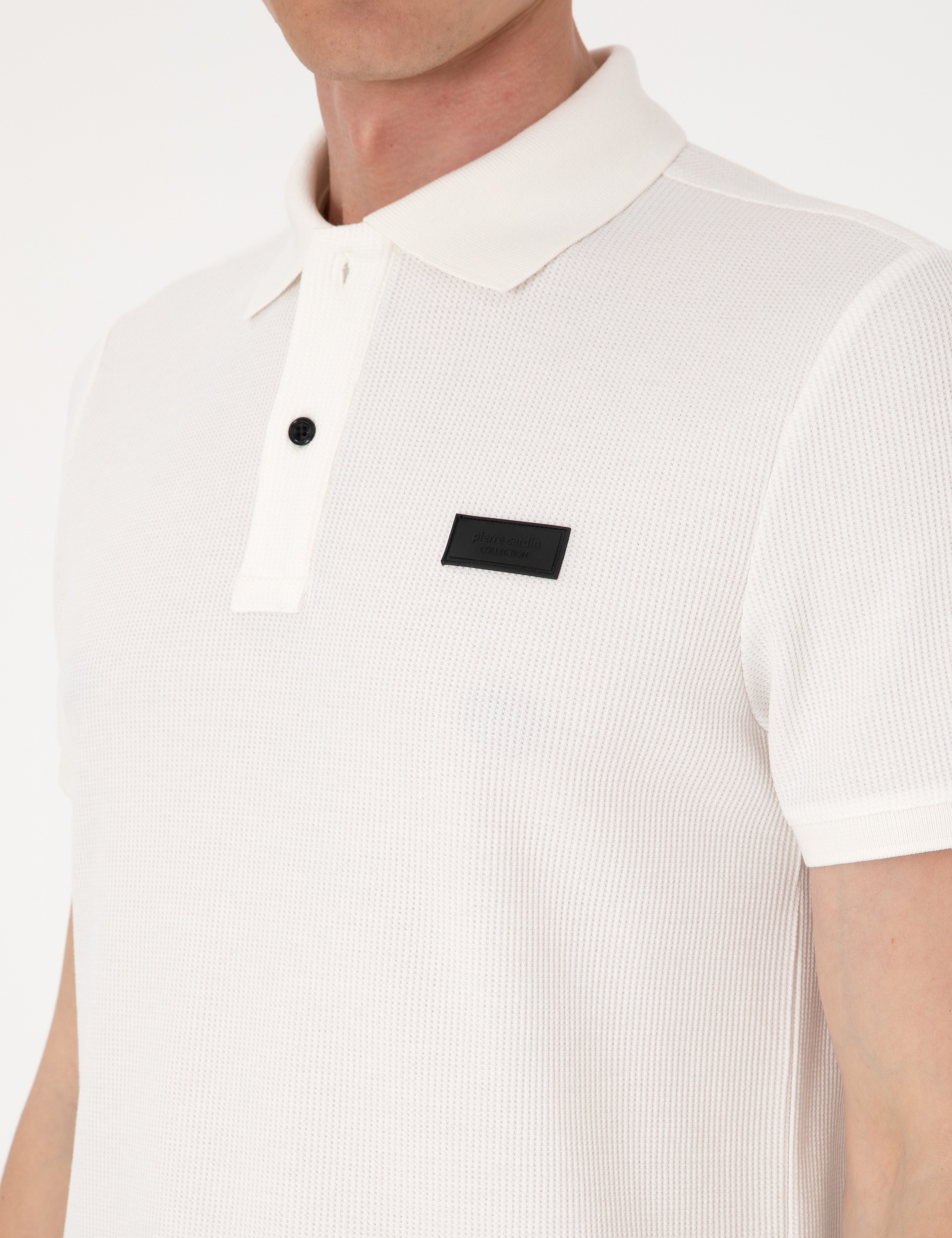 Beyaz Slim Fit Örme Dokulu Polo Yaka Tişört