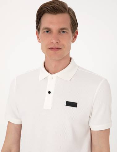 Beyaz Slim Fit Örme Dokulu Polo Yaka Tişört