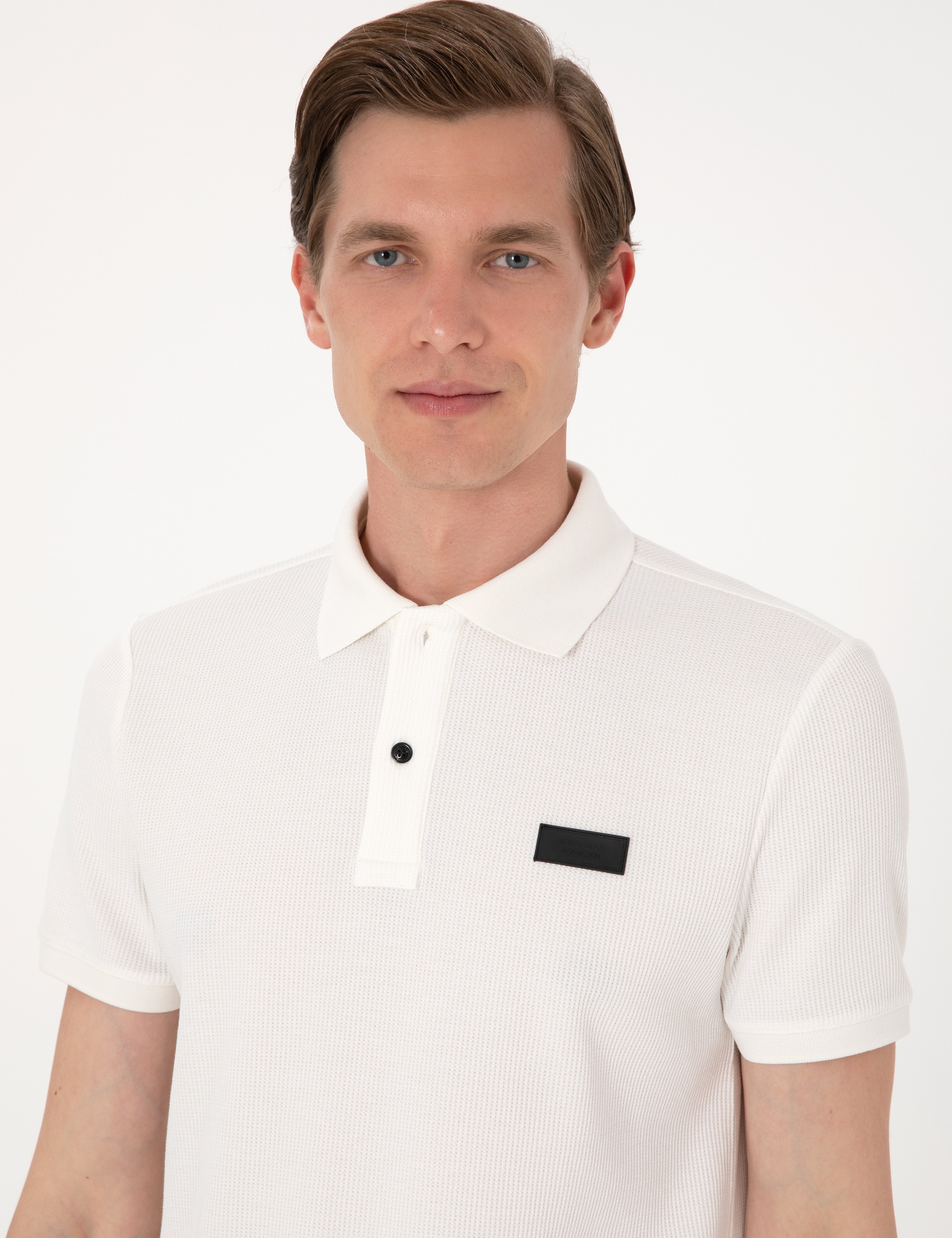 Beyaz Slim Fit Örme Dokulu Polo Yaka Tişört - Image 2