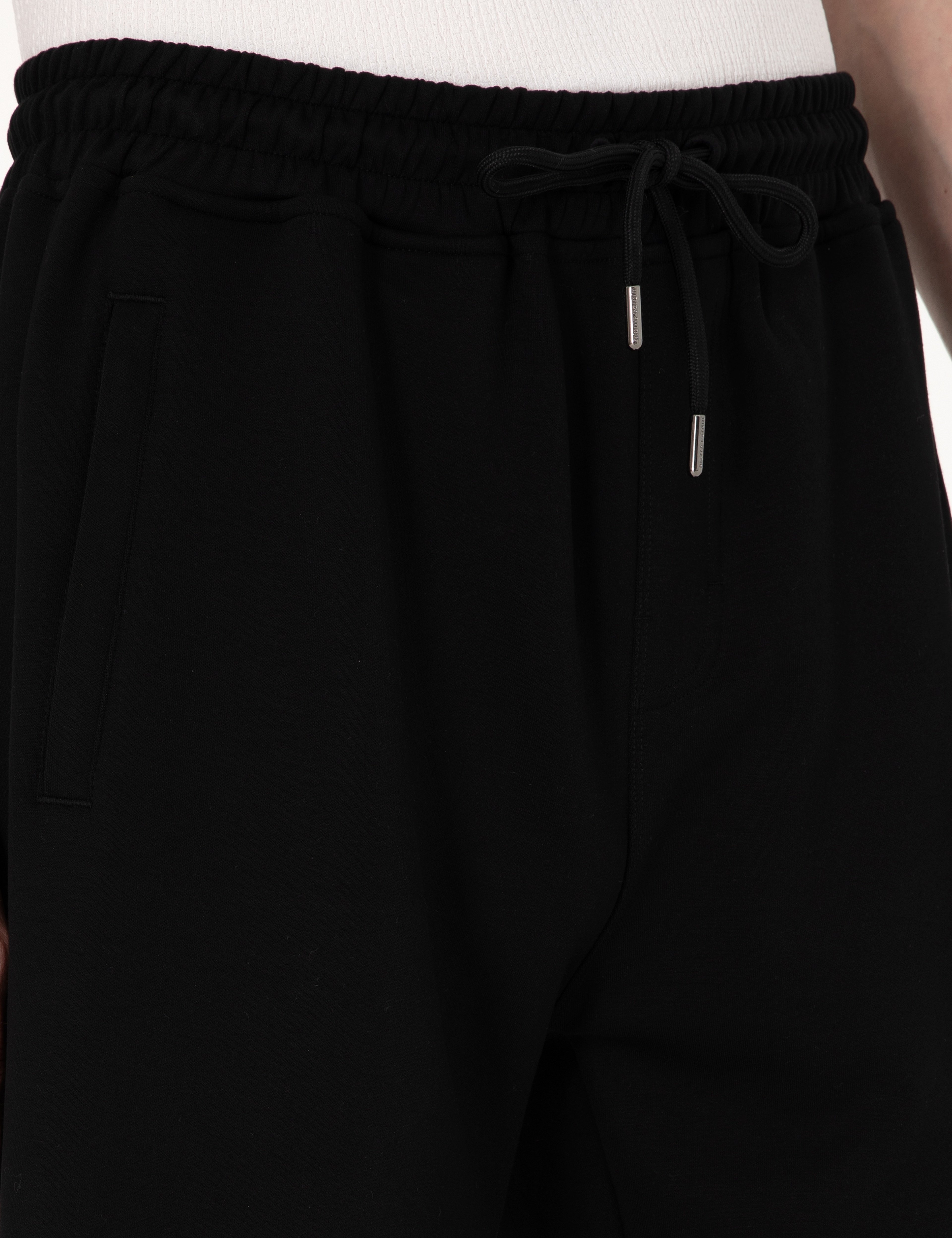 Siyah Comfort Fit Örme Şort - Image 5