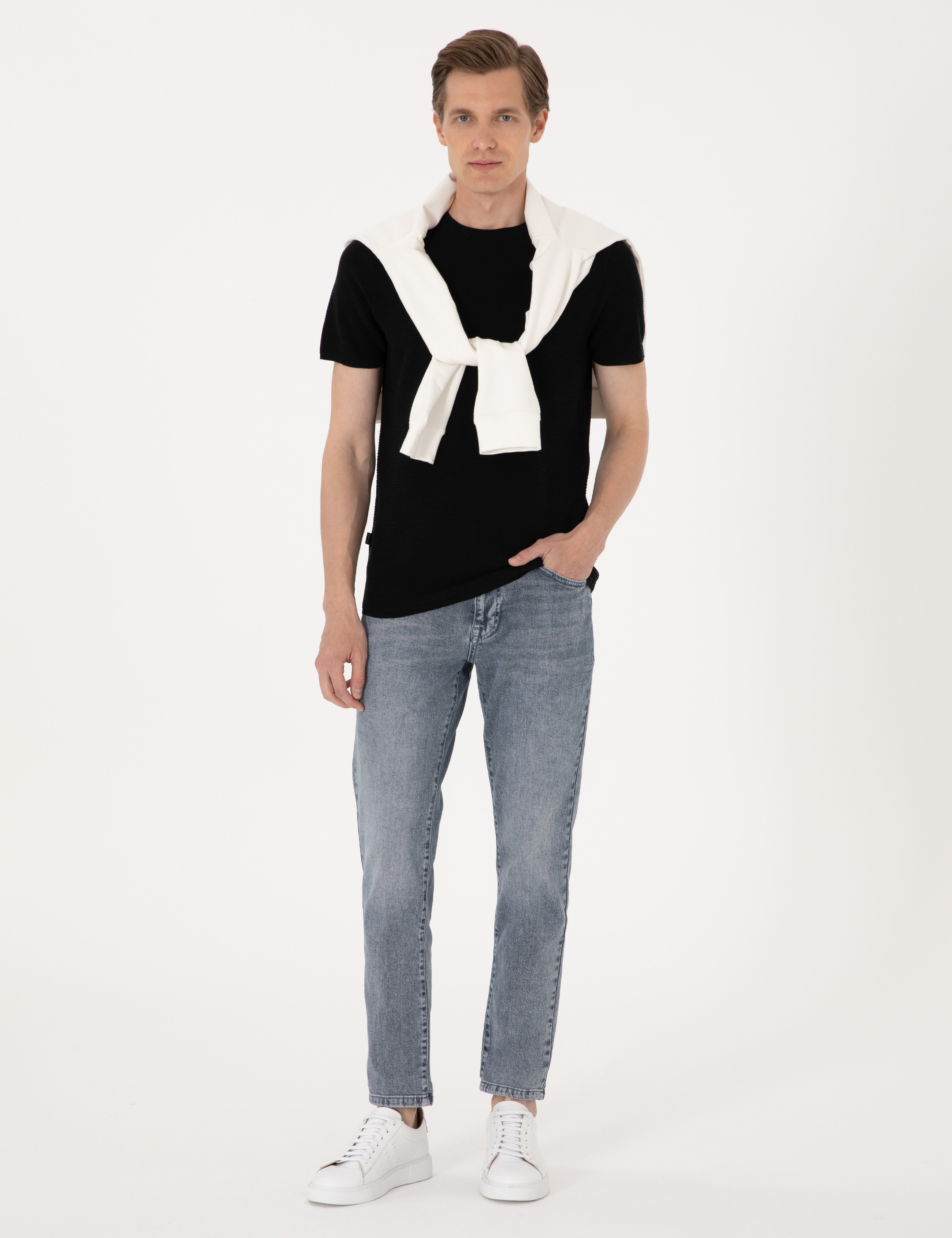 Siyah Slim Fit Keten Karışımlı Bisiklet Yaka Triko Tişört