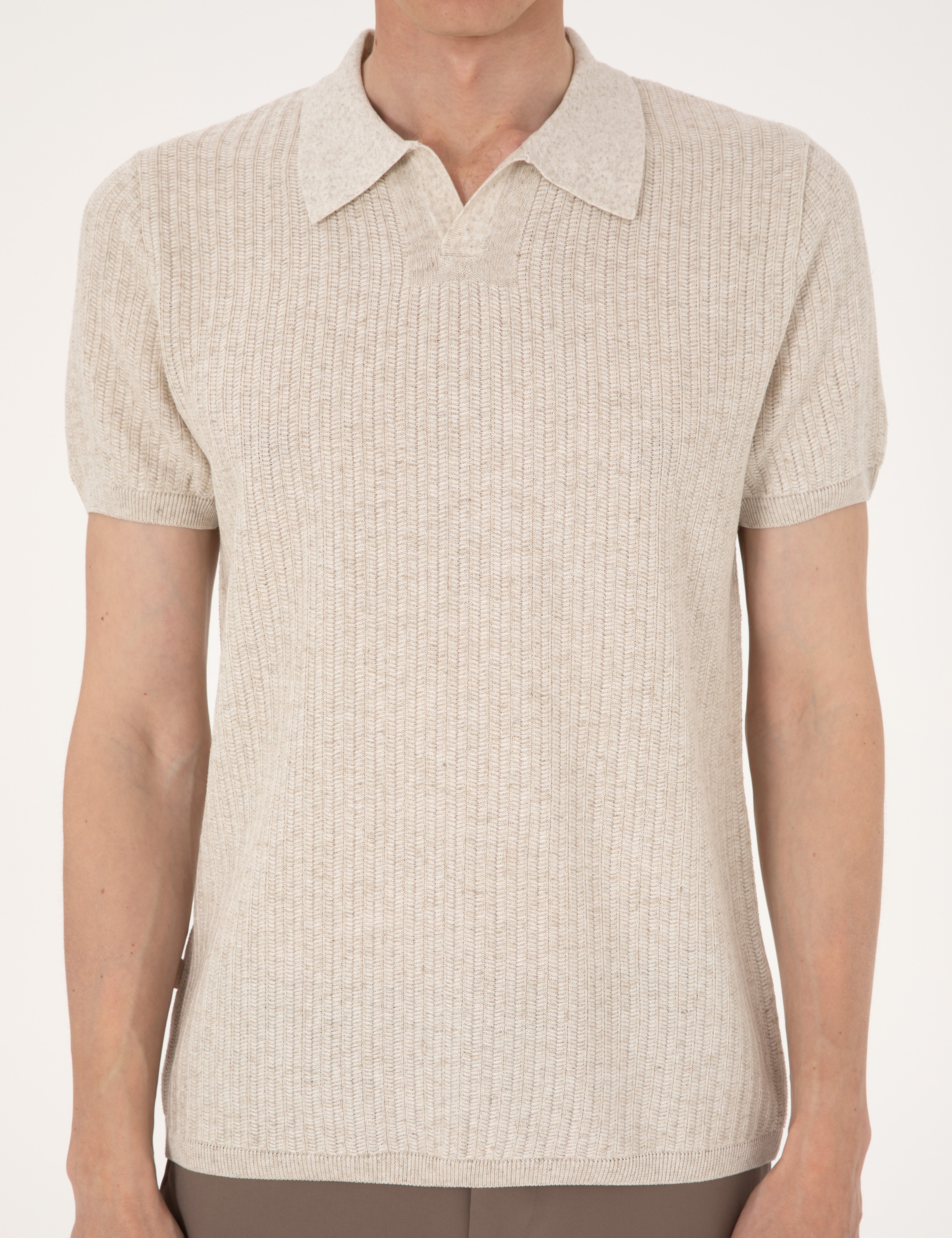 Bej Slim Fit Keten Karışımlı Apaş Yaka Triko Tişört - Image 6
