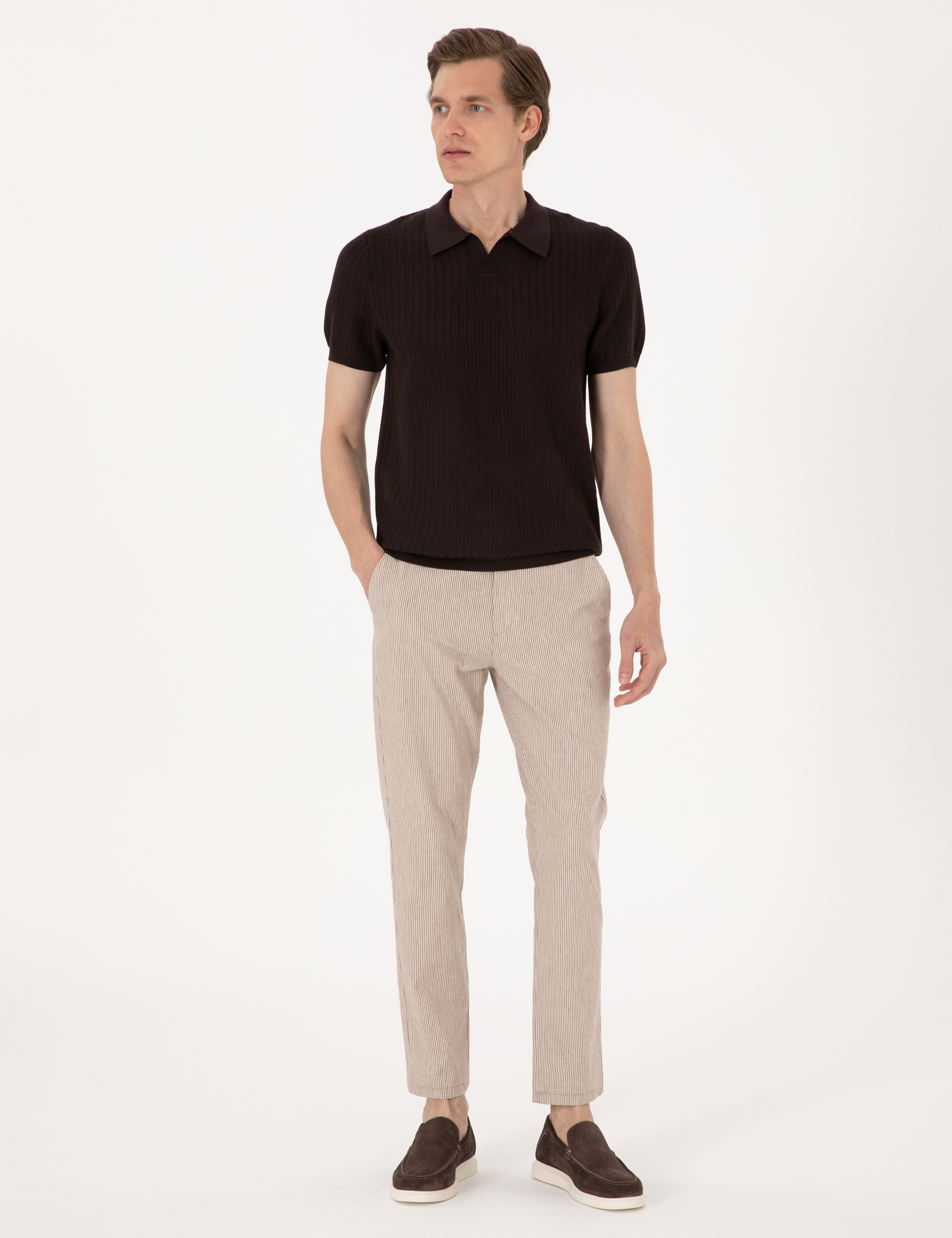 Kahverengi Slim Fit Keten Karışımlı Apaş Yaka Triko Tişört - Image 4