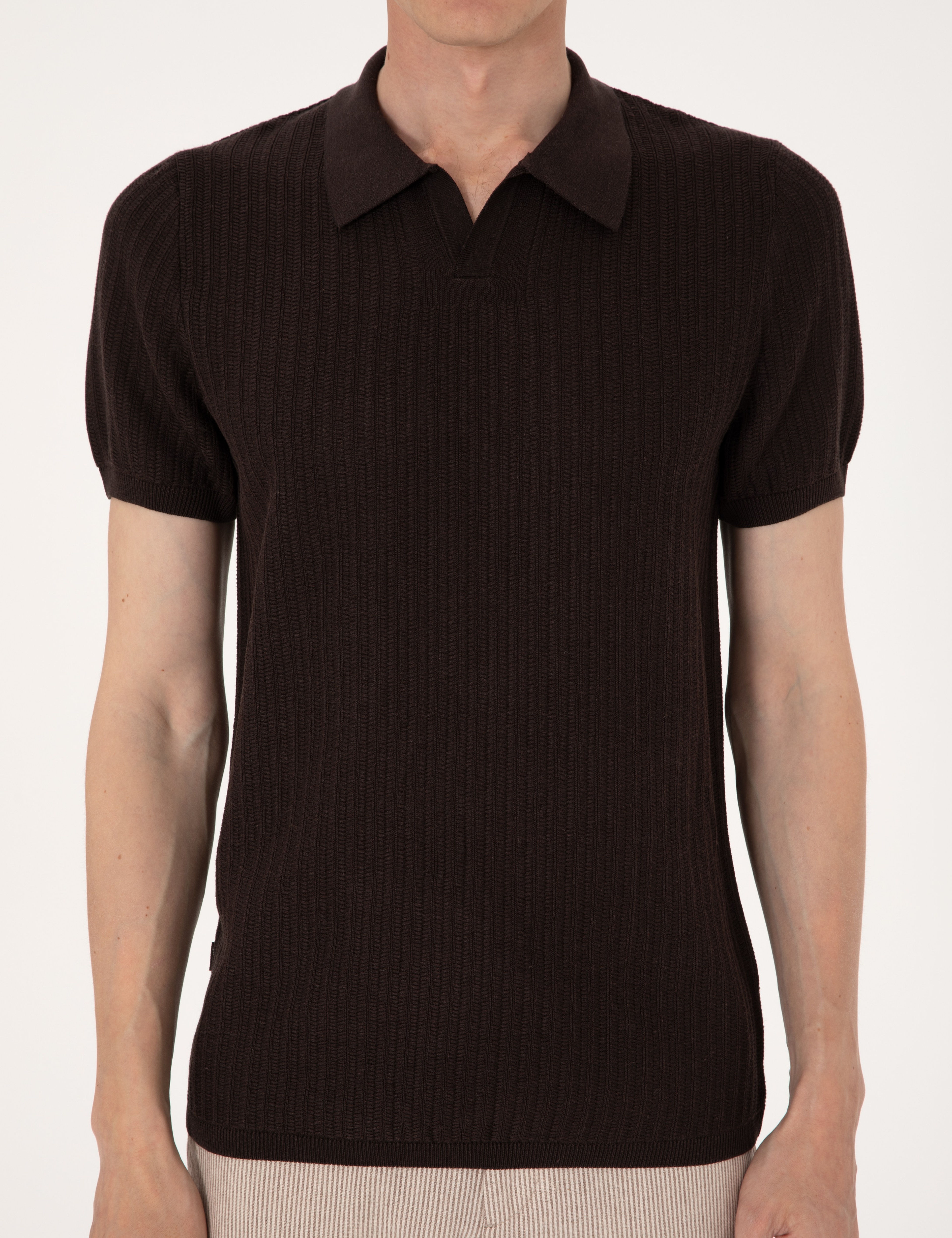 Kahverengi Slim Fit Keten Karışımlı Apaş Yaka Triko Tişört - Image 6