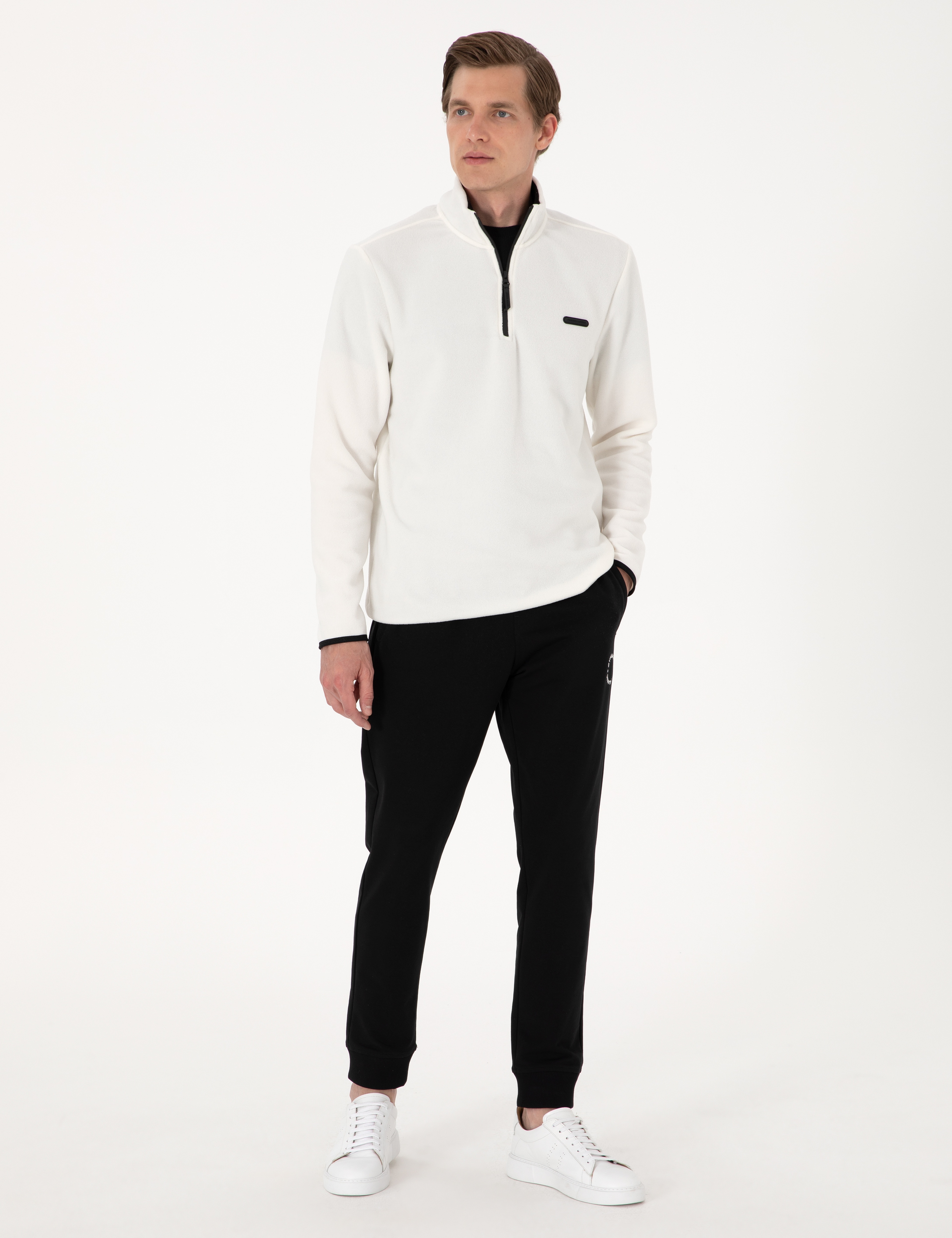 Beyaz Regular Fit Yarım Fermuarlı Polar Sweatshirt - Image 4